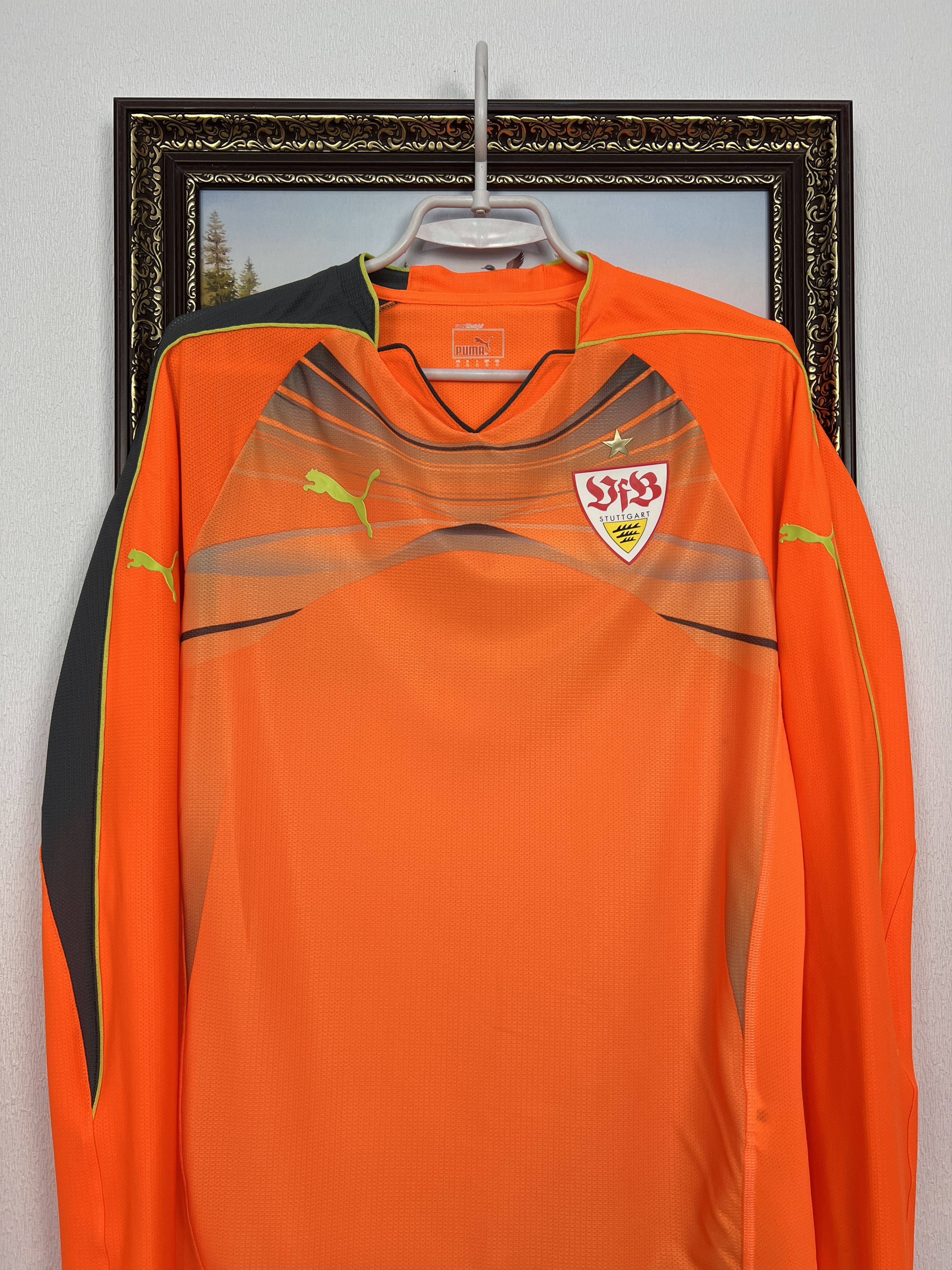 Puma VfB Stuttgart Goalkeeper football shirt 2010 Soccer Puma New Size US M / EU 48-50 / 2 - 2 Thumbnail