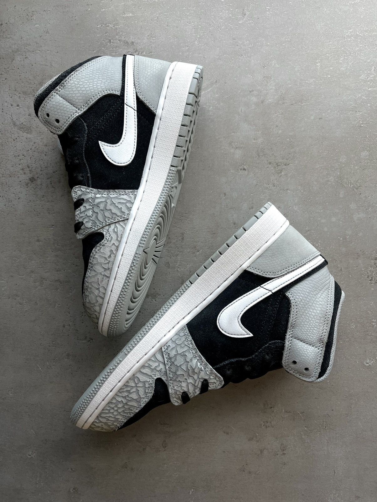 Jordan Brand Nike Air Jordan 1 Mid Elephant Print Sneakers Size 39/24,5cm Size US 6.5 / IT 36.5 - 3 Thumbnail