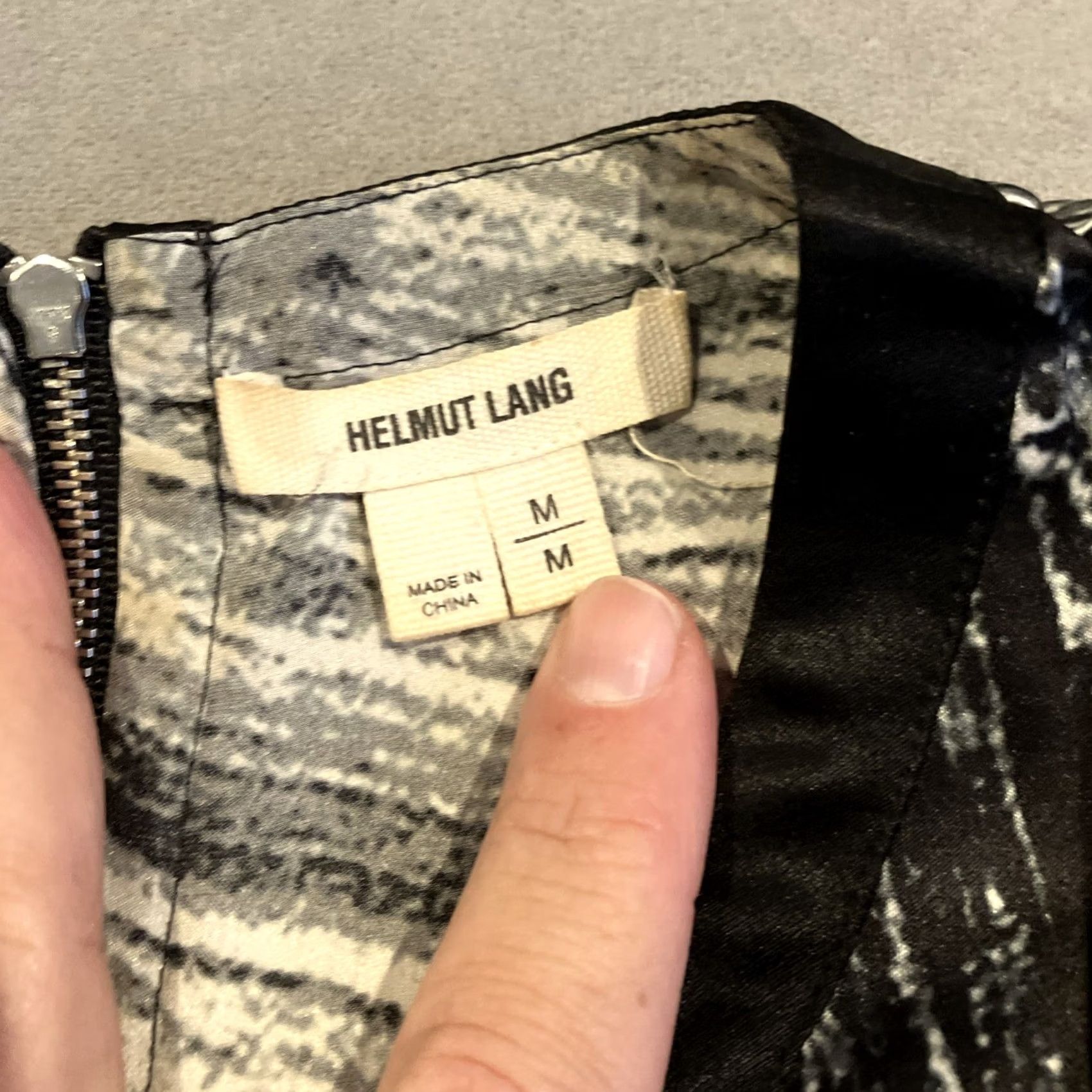 Helmut Lang VINTAGE HELMUT LANG Blouse Women's Medium 100% Silk Sleeveless Zipper Sides Gray Satin Crew Neck Modern Basic Seasonal Women’s Size M / US 6-8 / IT 42-44 - 2 Thumbnail