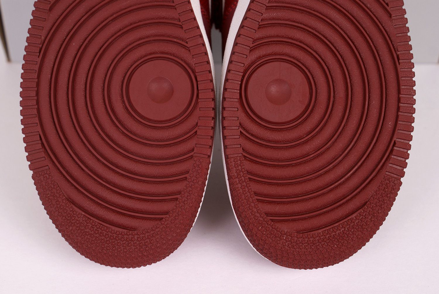 Nike 2013 Nike Air Force 1 HYPER RED White Chenille 488298 606 Size US 10.5 / EU 43-44 - 10 Thumbnail