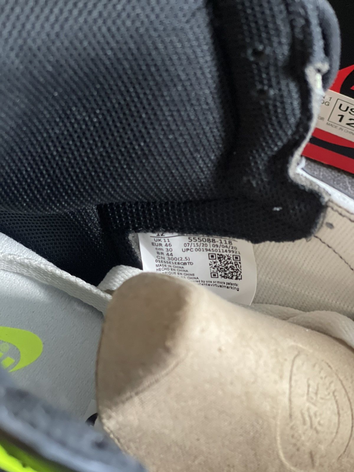 Jordan Brand Jordan 1 Retro High OG Volt Size US 12 / EU 45 - 3 Thumbnail