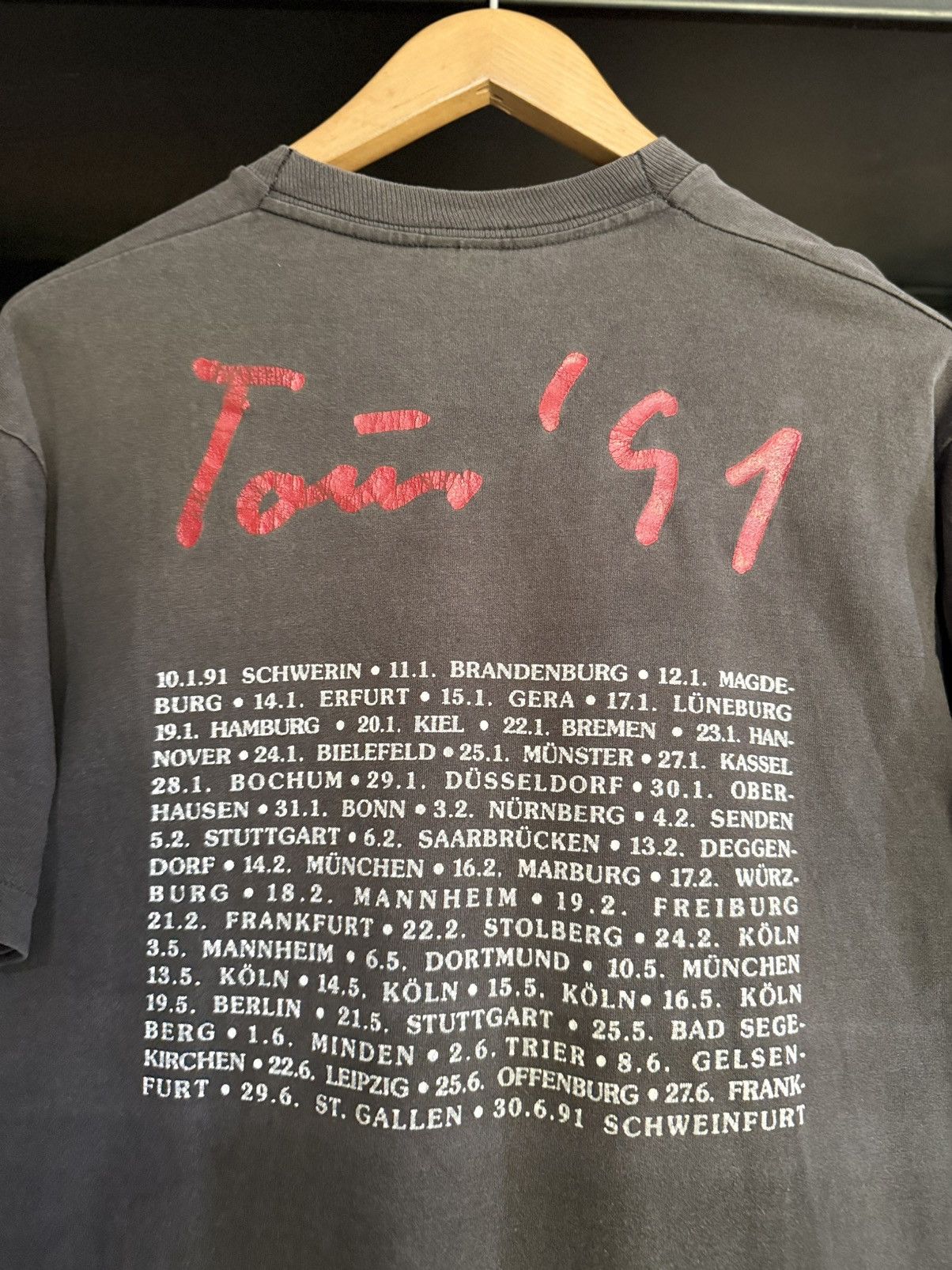 Band Tees Thrashed Vintage 90s BAP Germany Rock Band Tour Sun Faded T Size US L / EU 52-54 / 3 - 3 Thumbnail