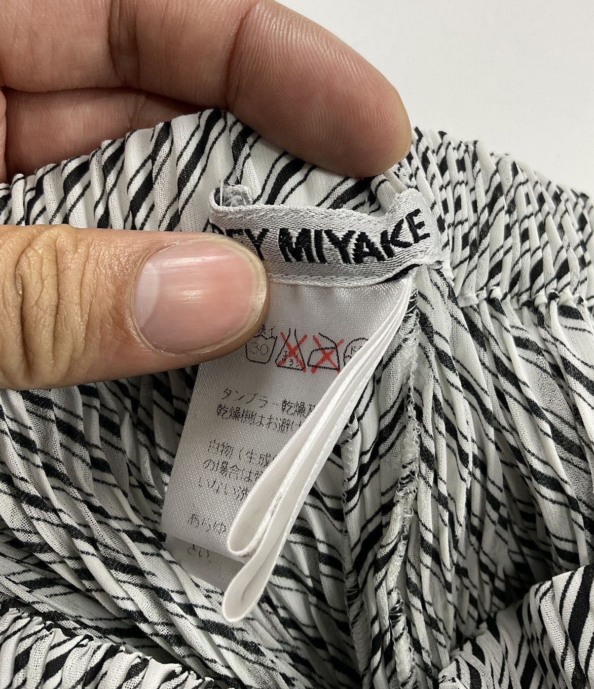 Issey Miyake Issey Miyake Pleated Wide Pants Size 30" / US 8 / IT 44 - 9 Thumbnail