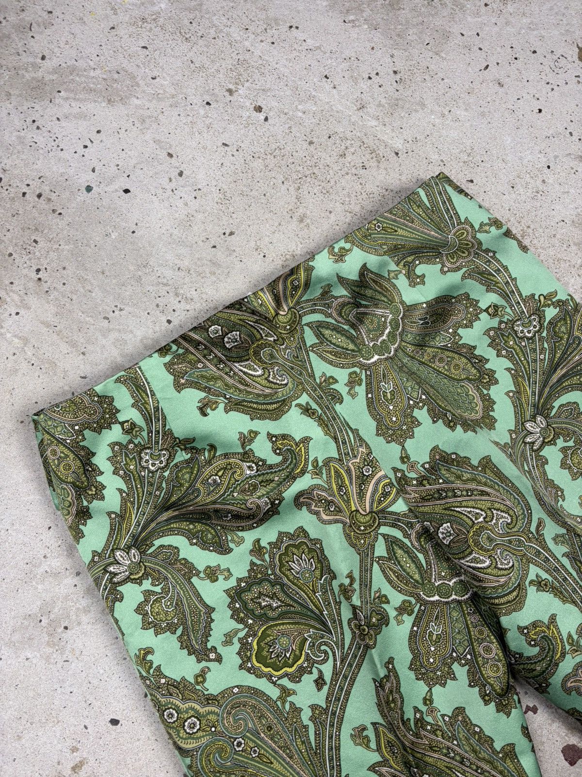Dolce & Gabbana SS2000 Dolce & Gabbana Paisley Print Silk Set Pants + Shirt Size 30" / US 8 / IT 44 - 25 Thumbnail
