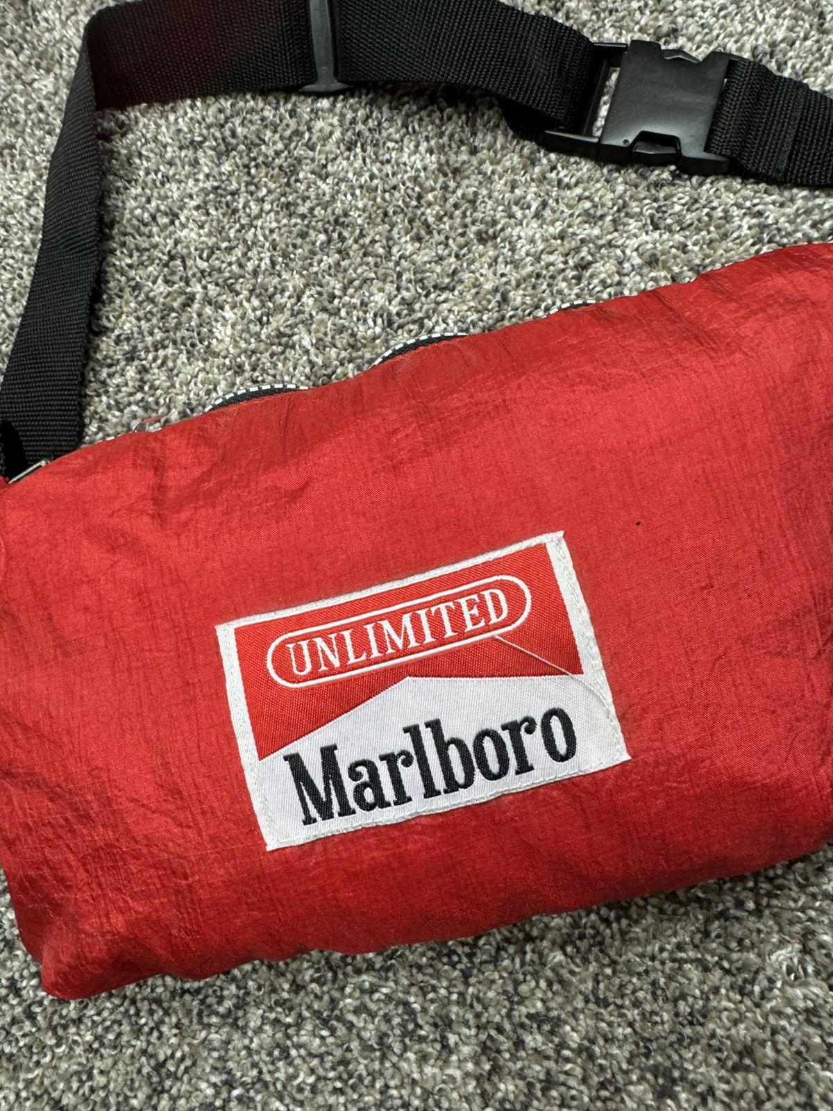 Marlboro × Vintage Marlboro package windbreaker Size US XL / EU 56 / 4 - 2 Thumbnail