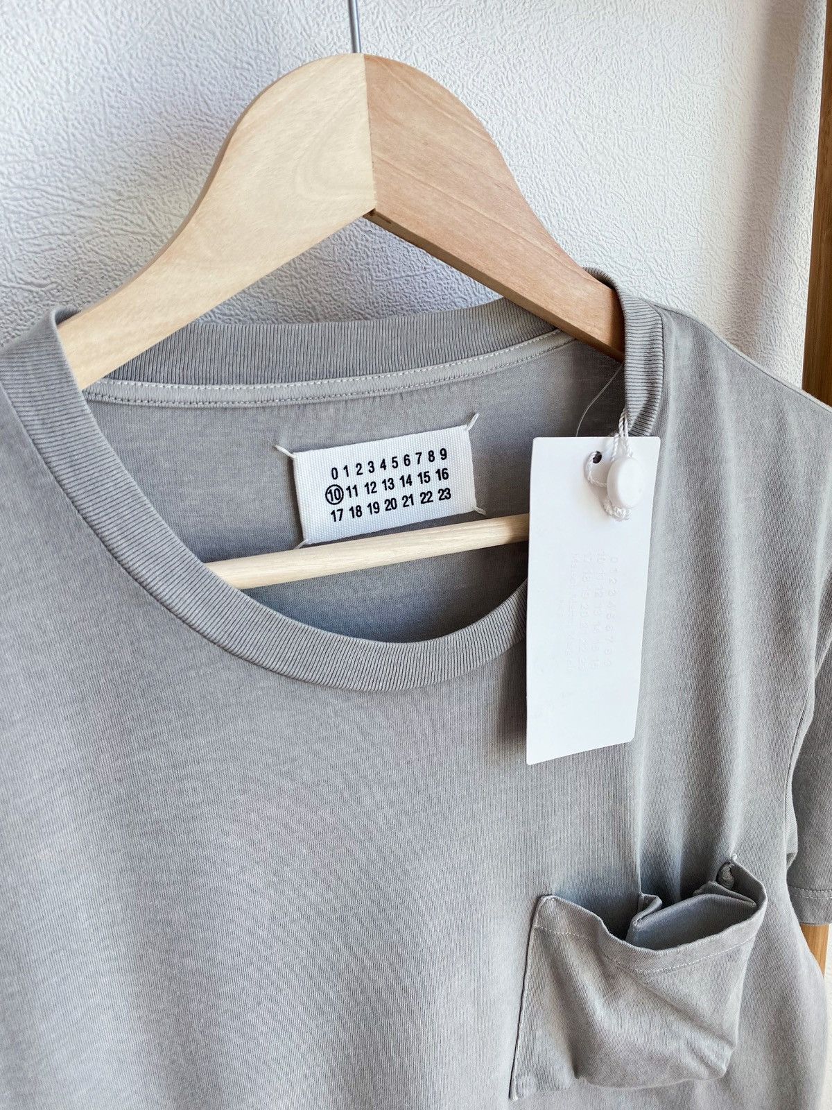 Maison Margiela MAISON MARTIN MARGIELA SS10 Smokers Pocket t-shirt Size US S / EU 44-46 / 1 - 1 Thumbnail
