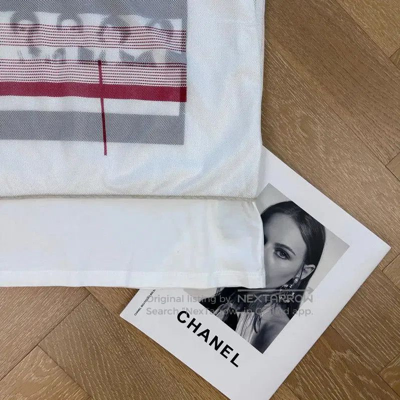Dior Dior White Men's T-Shirt with Graphic Design . Size US XS / EU 42 / 0 - 3 Thumbnail