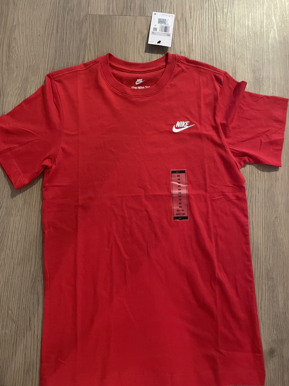 Nike Nike Sportswear Essential Embroidered Swoosh Tee Red XS NWT Size US XS / EU 42 / 0 - 1 Thumbnail