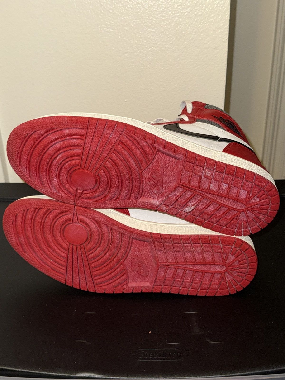 Jordan Brand Jordan 1 Chicago Lost and Found Size US 11 / EU 44 - 5 Thumbnail