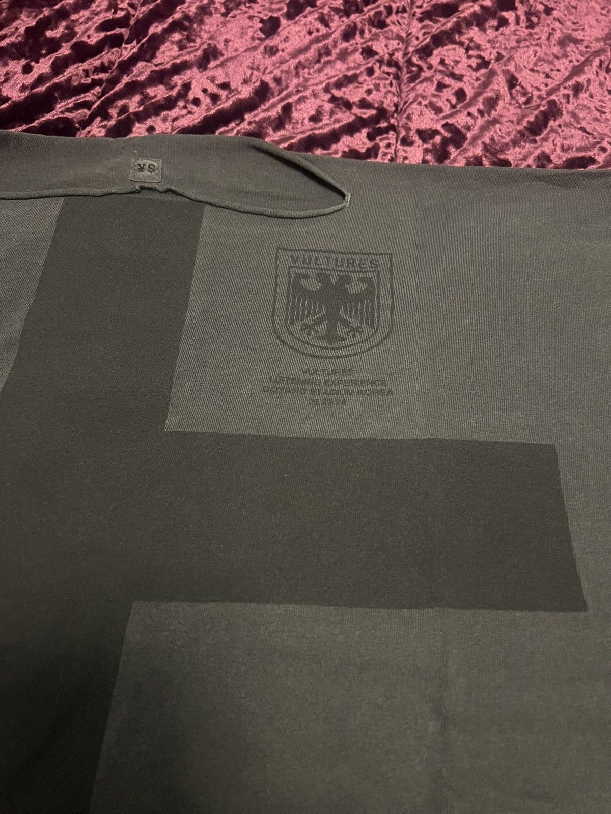 Yeezy Kanye West VULTURES Korea Exclusive T-shirt Men Size Small Size US S / EU 44-46 / 1 - 2 Thumbnail