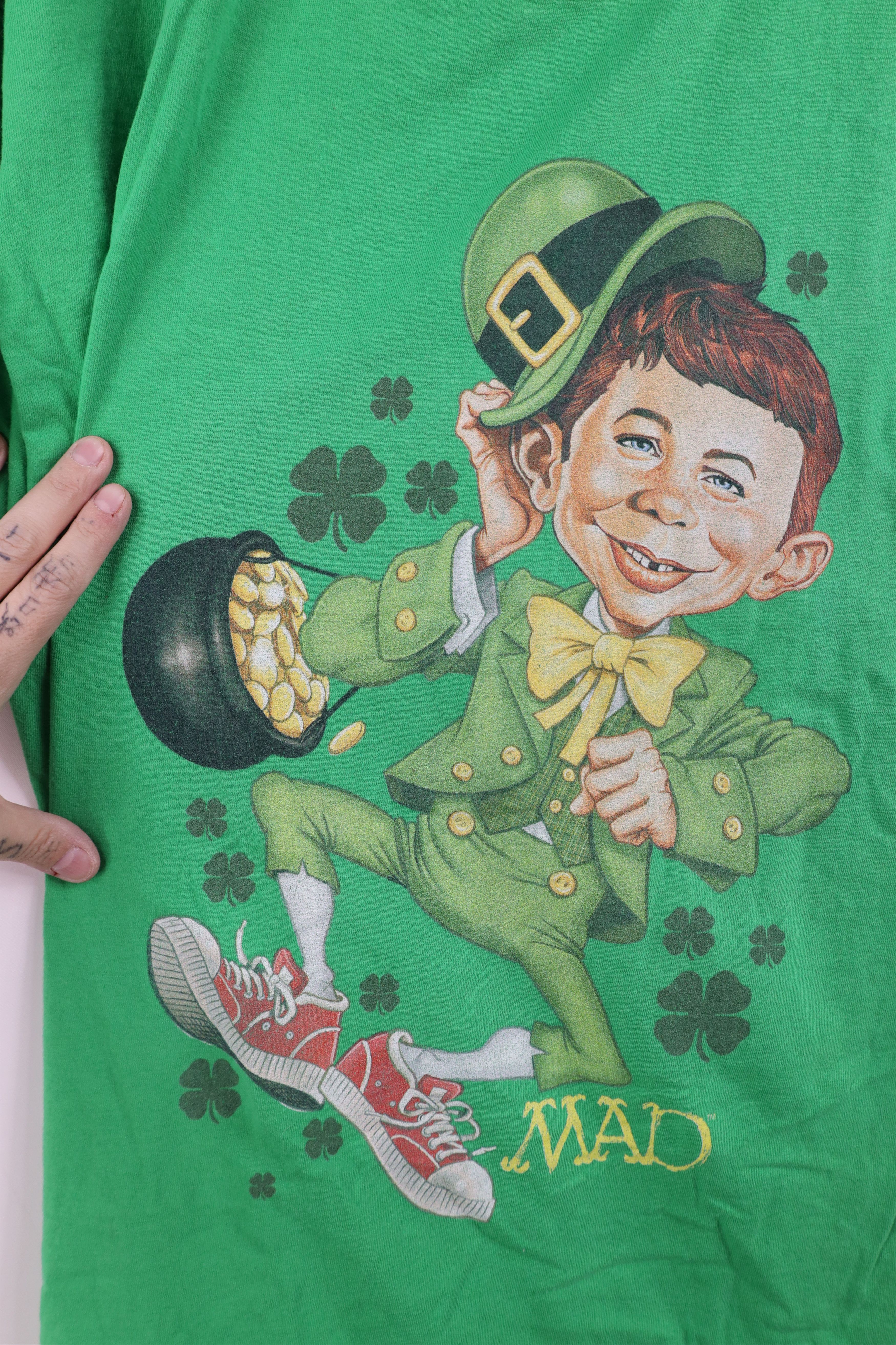 Vintage Vintage Alfred E Neuman Leprechaun St Patricks Day T-Shirt Size US XL / EU 56 / 4 - 4 Thumbnail