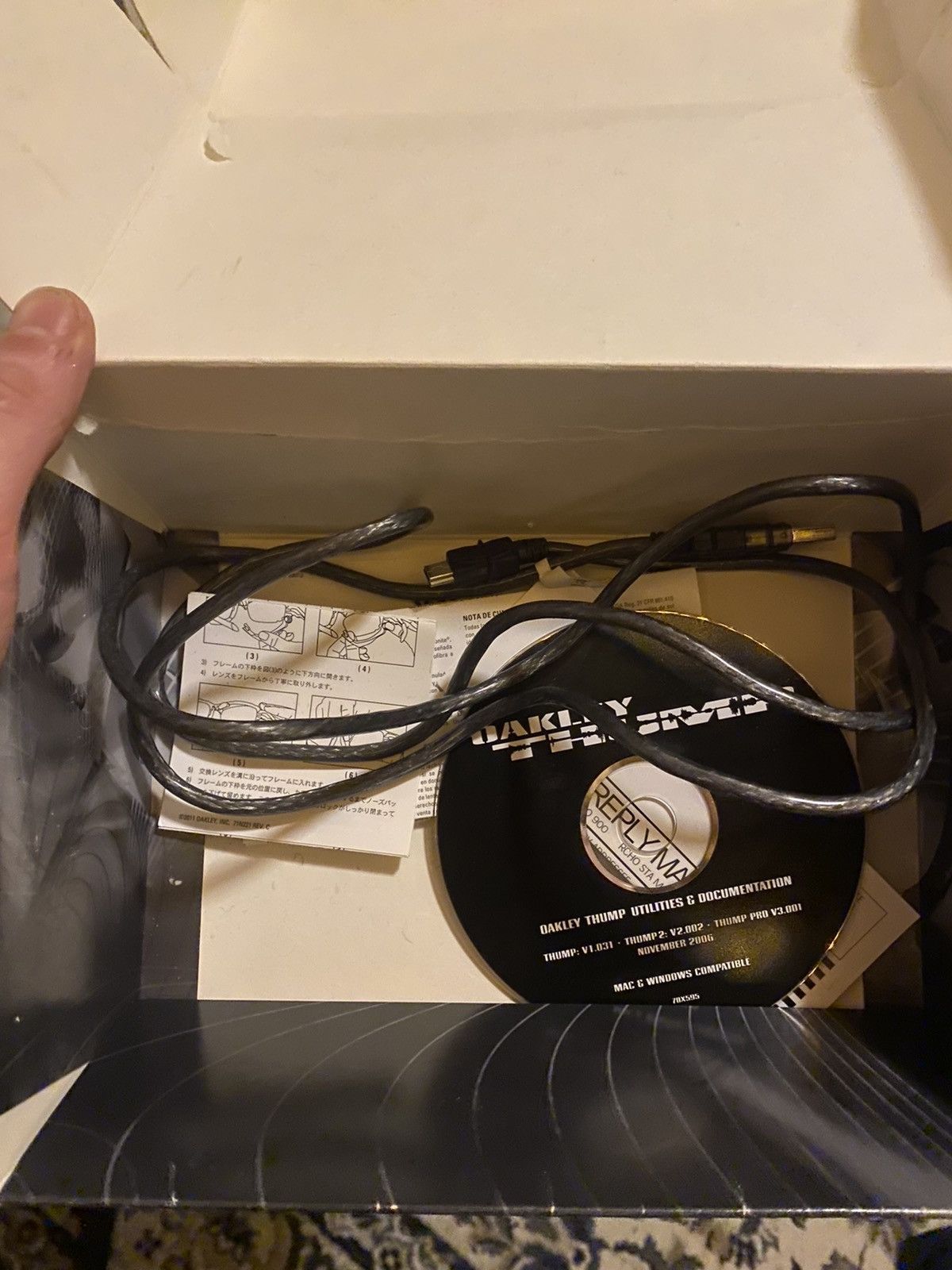 Oakley Oakley thump pro!!! Sunglasses with earbuds Size ONE SIZE - 4 Thumbnail