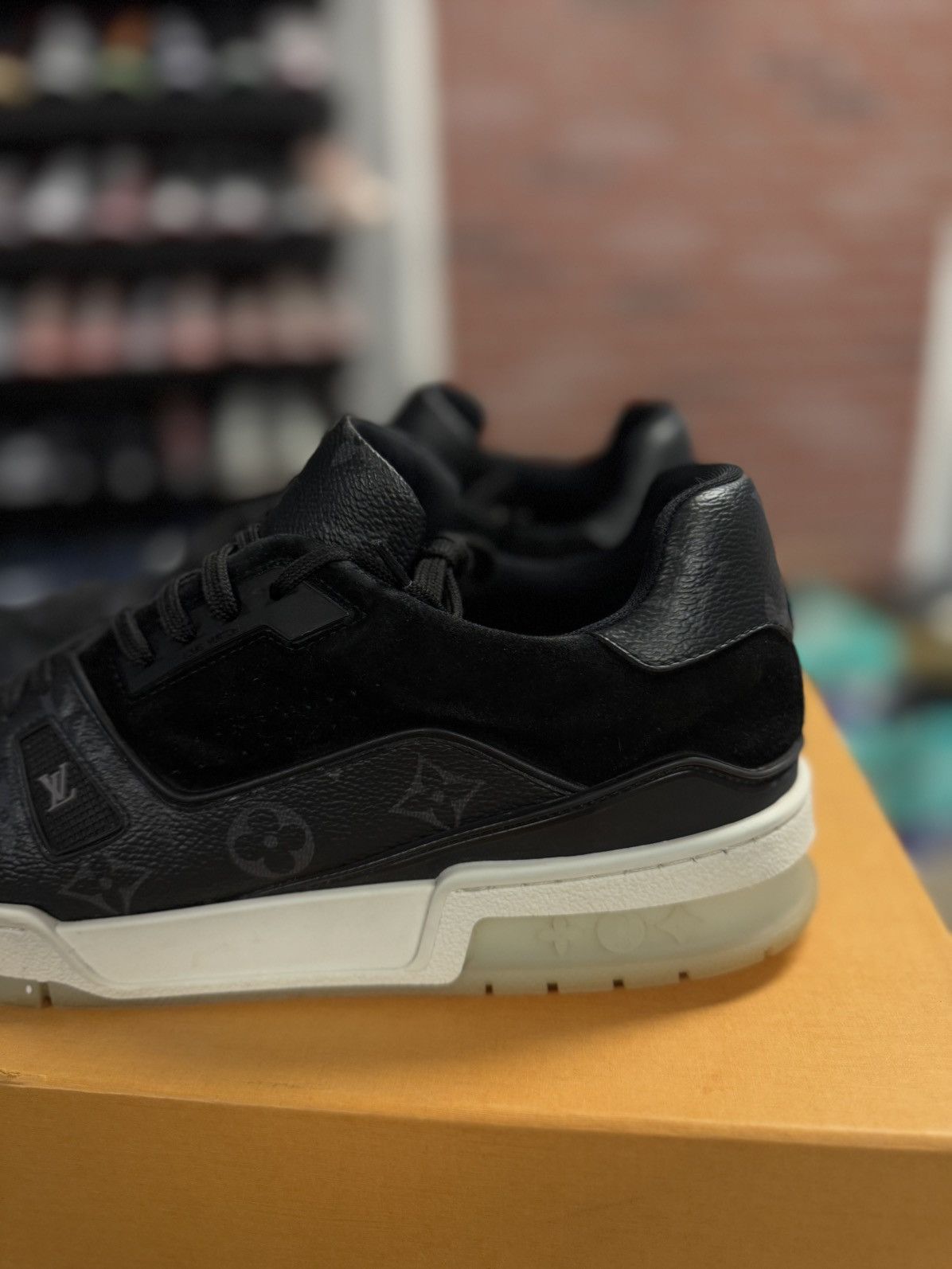 Louis Vuitton Louis Vuitton Black Low Top Trainer 8.5LV/9.5US $1260 Size US 9.5 / EU 42-43 - 6 Thumbnail