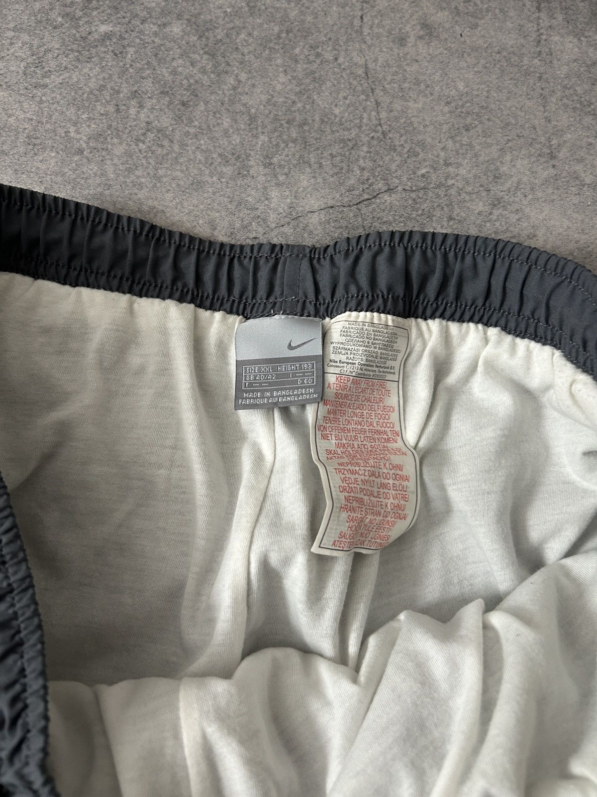 Nike Vintage Nike double swoosh nylons track pants mens Size US 34 / EU 50 - 6 Thumbnail