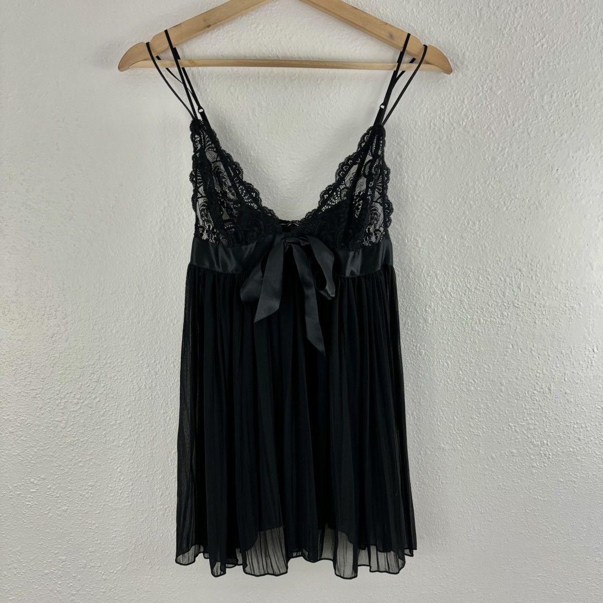 Victoria's Secret VICTORIAS SECRET Black Satin Bow Pleated Lace Babydoll Slip Size M / US 6-8 / IT 42-44 - 3 Thumbnail