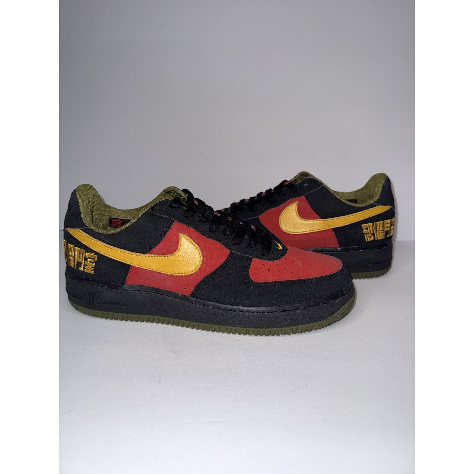 Nike 420/523 2004 Nike LeBron James “Fearless Warrior’ Sz 9.5 Size US 9.5 / EU 42-43 - 1 Thumbnail