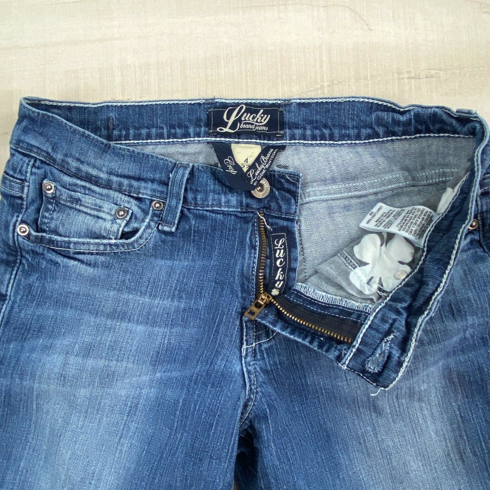 Lucky Brand Lucky Brand Womens Medium Wash Cropped Jeans 4, Classic Rider Crop Style, Blue Size 27" / US 4 / IT 40 - 3 Thumbnail