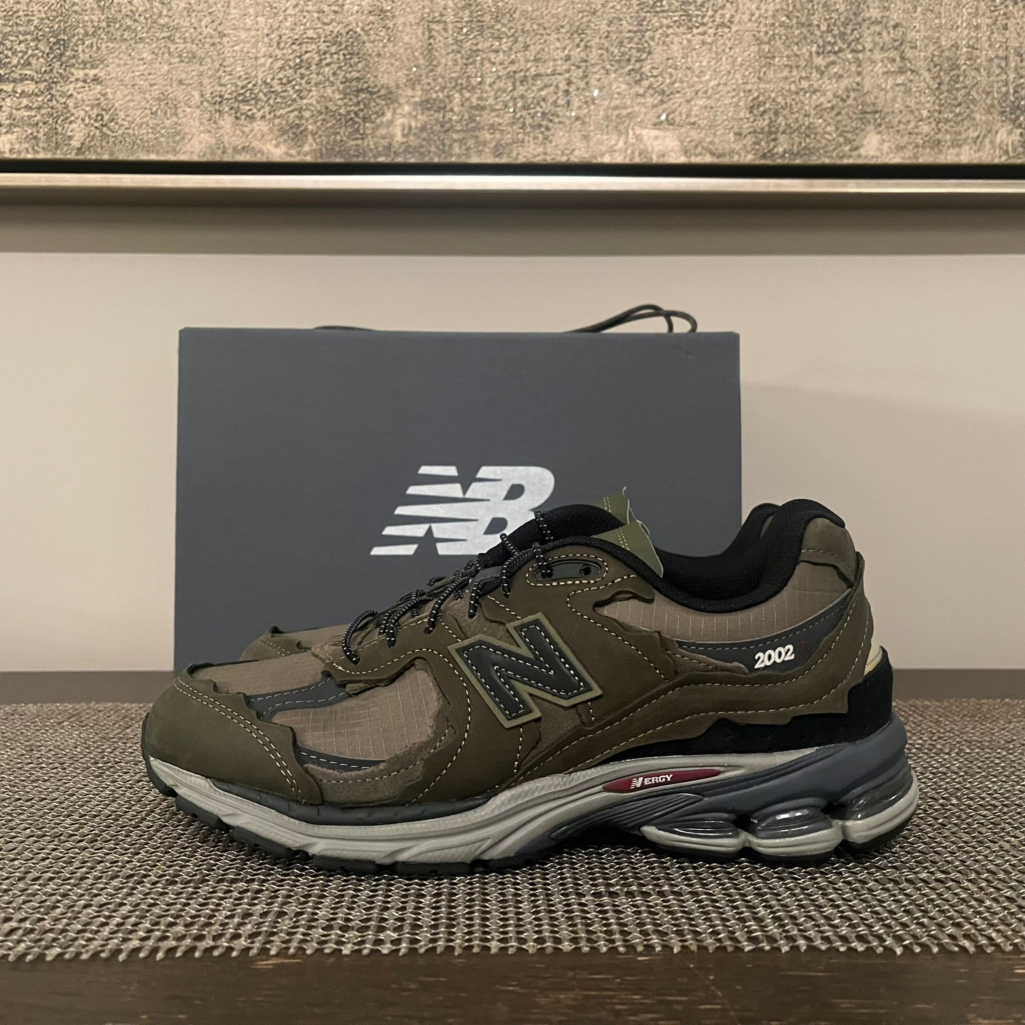 New Balance 2002 Protection Pack Sneakers in Khaki Green Size US 9 / EU 42 - 1 Thumbnail