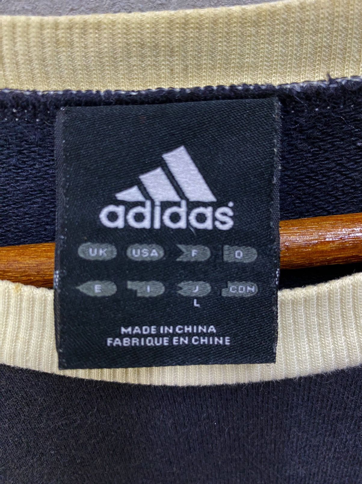 Adidas Vintage Adidas 3 Stripes Sweatshirt Jumper Crewneck Size L Size US L / EU 52-54 / 3 - 7 Thumbnail