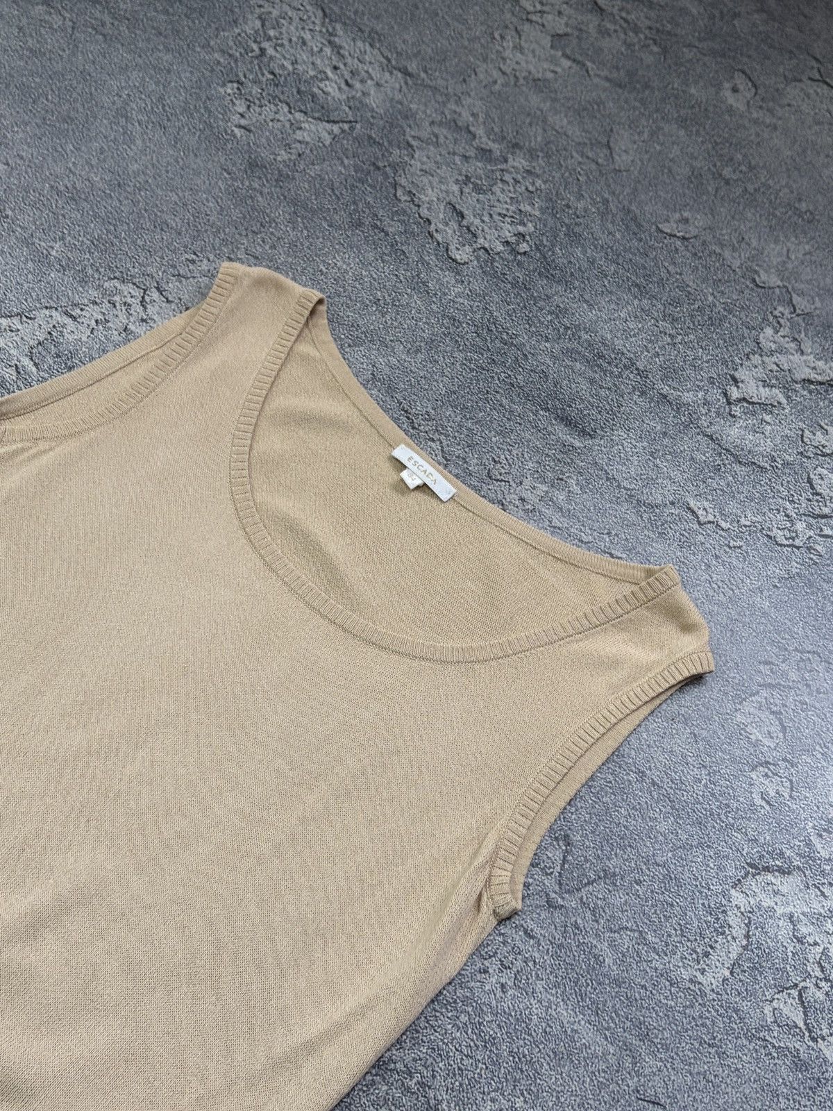 Escada Escada Beige Knit Tank Top Scoop Neck Sleeveless Vest Top 34 Size XS / US 0-2 / IT 36-38 - 3 Thumbnail