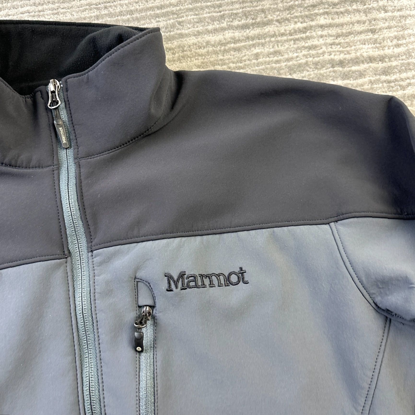 Marmot Marmot Jacket Mens Medium Gray Full Zip Outdoors Hiking Windbreaker Casual Travel - Outdoor Mens Regular Size M Gray Solid Full Zip Jacket Size US M / EU 48-50 / 2 - 4 Thumbnail