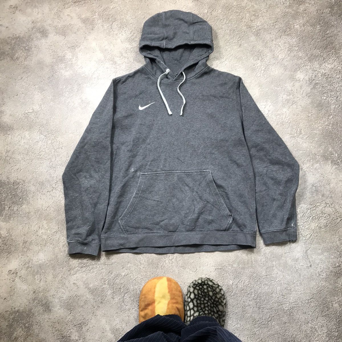 Vintage Vintage Nike Swoosh Hoodie Washed Grey Streetwear 90s XL Size US XL / EU 56 / 4 - 1 Thumbnail