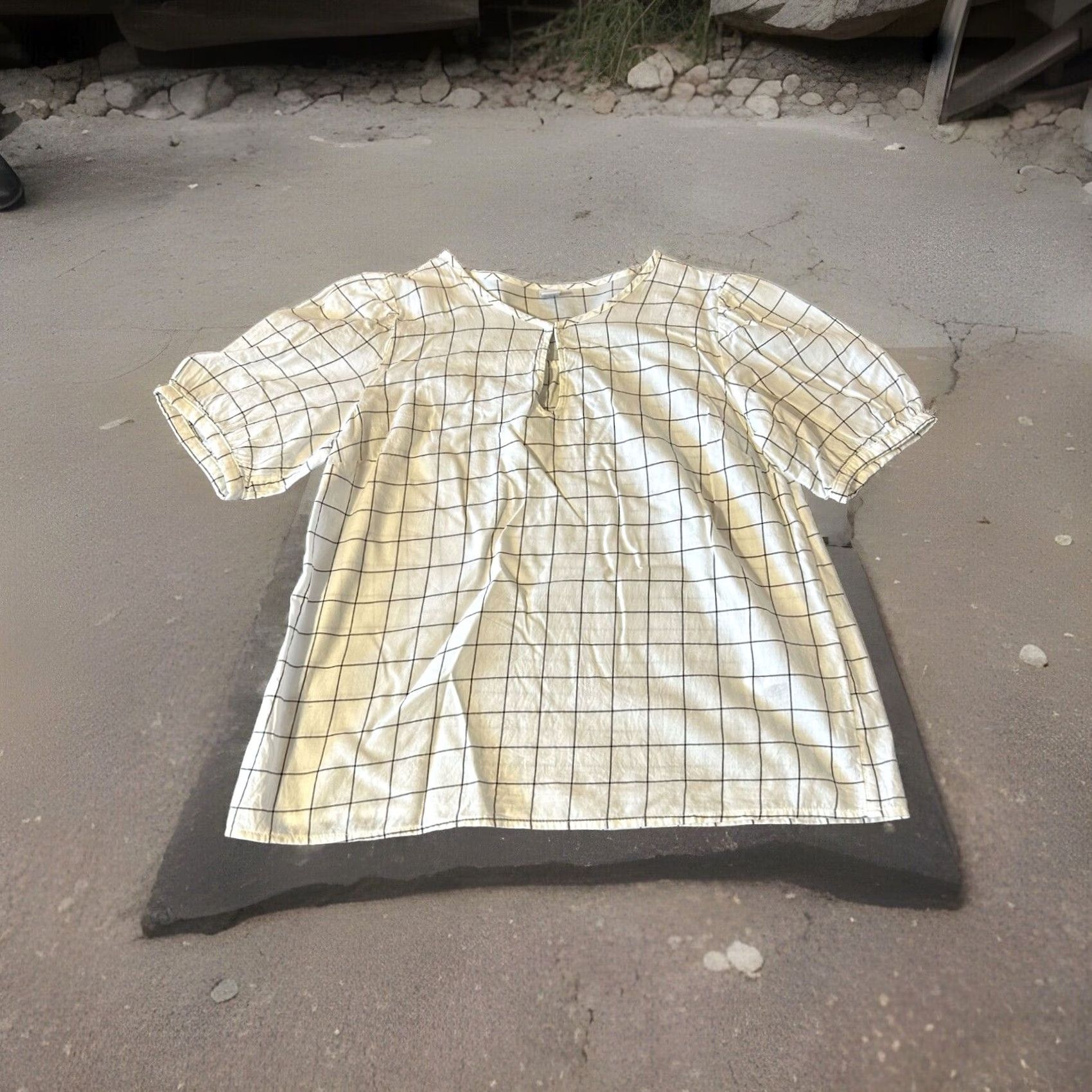 Old Navy Old Navy Blouse Shirt Women Small White Gray Window Pane Design Short Sleeve V-Neck Keyhole Knit 100% Cotton Multicolor Summer Casual Womens Size S / US 4 / IT 40 - 3 Thumbnail