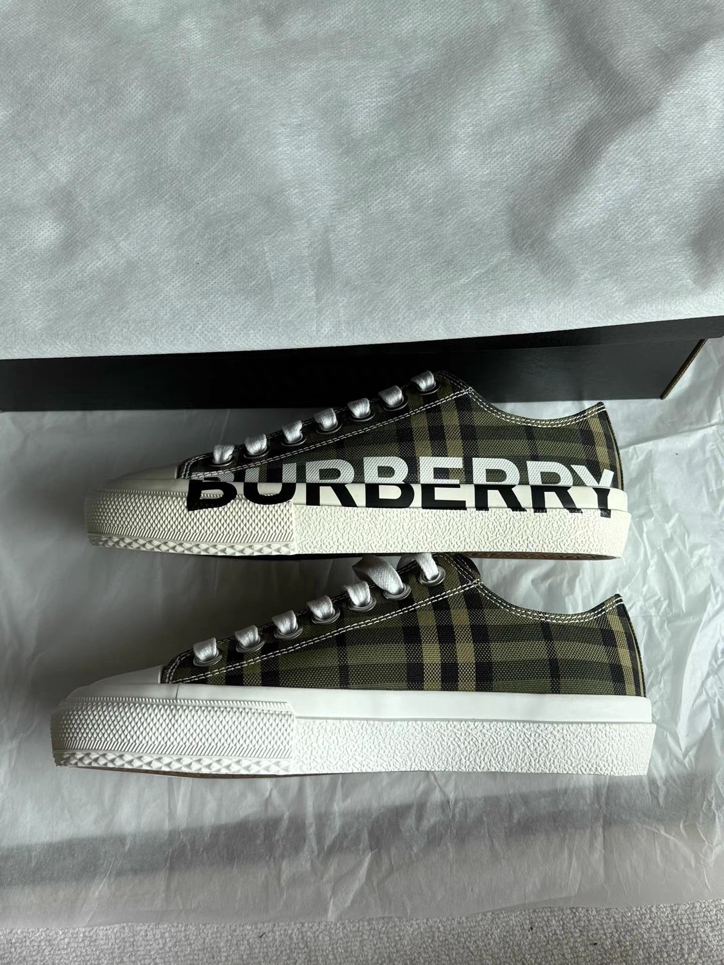 Burberry Burberry Vintage Check Sneakers K6 Size US 5 / IT 35 - 8 Thumbnail
