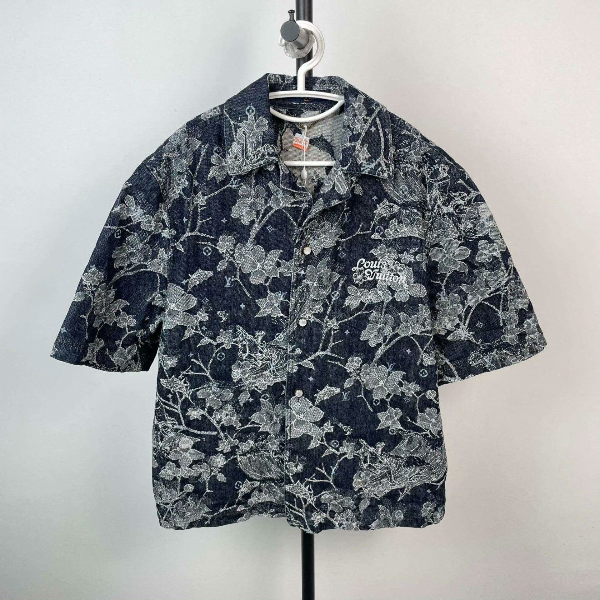 Louis Vuitton Louis Vuitton Denim Printed Blue Shirt M Men Size US M / EU 48-50 / 2 - 1 Thumbnail