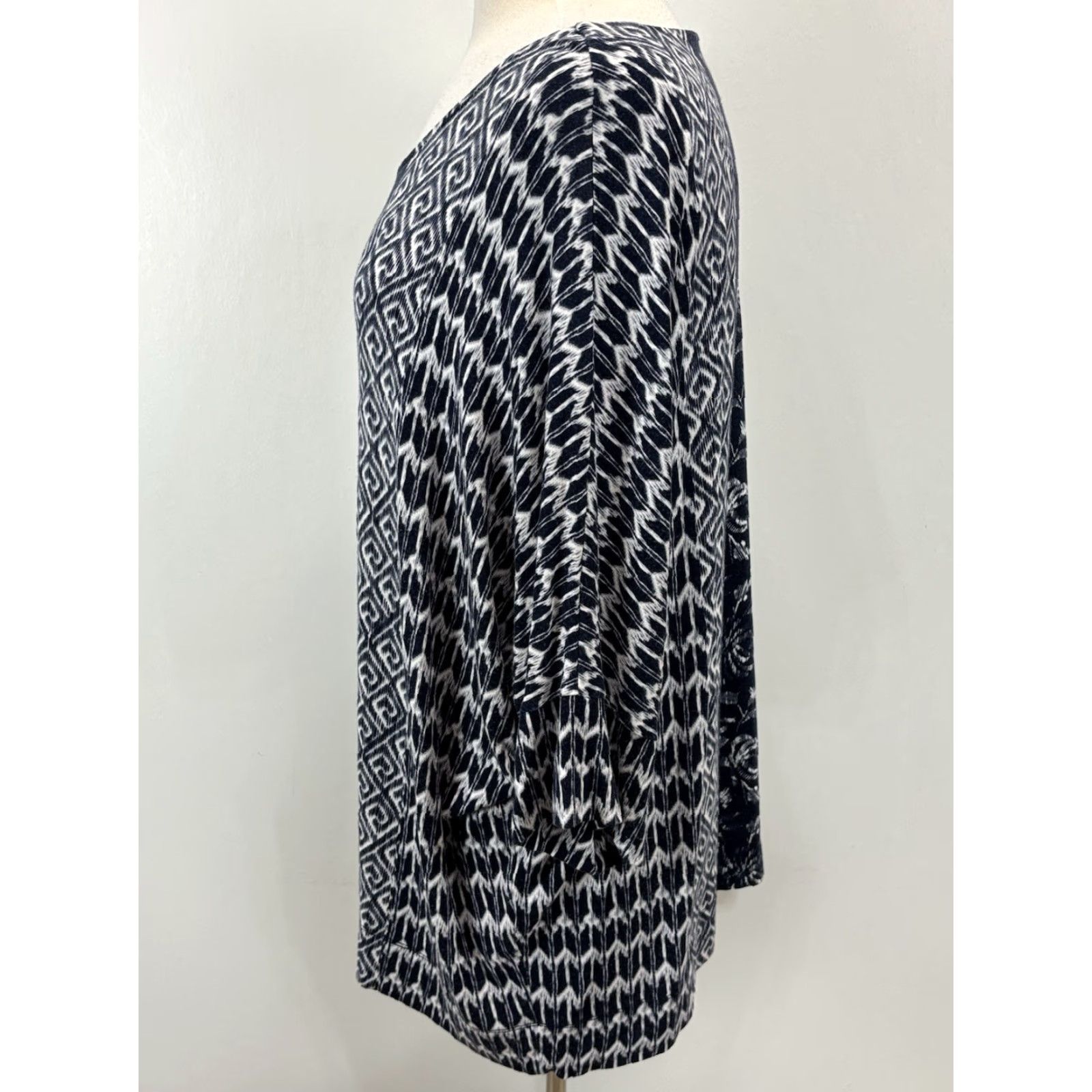 Vintage Chicos Womens Tunic Shirt 2XL Blue White Floral Casual Stretch Pullover Size XXL / US 16-18 / IT 52-54 - 2 Thumbnail