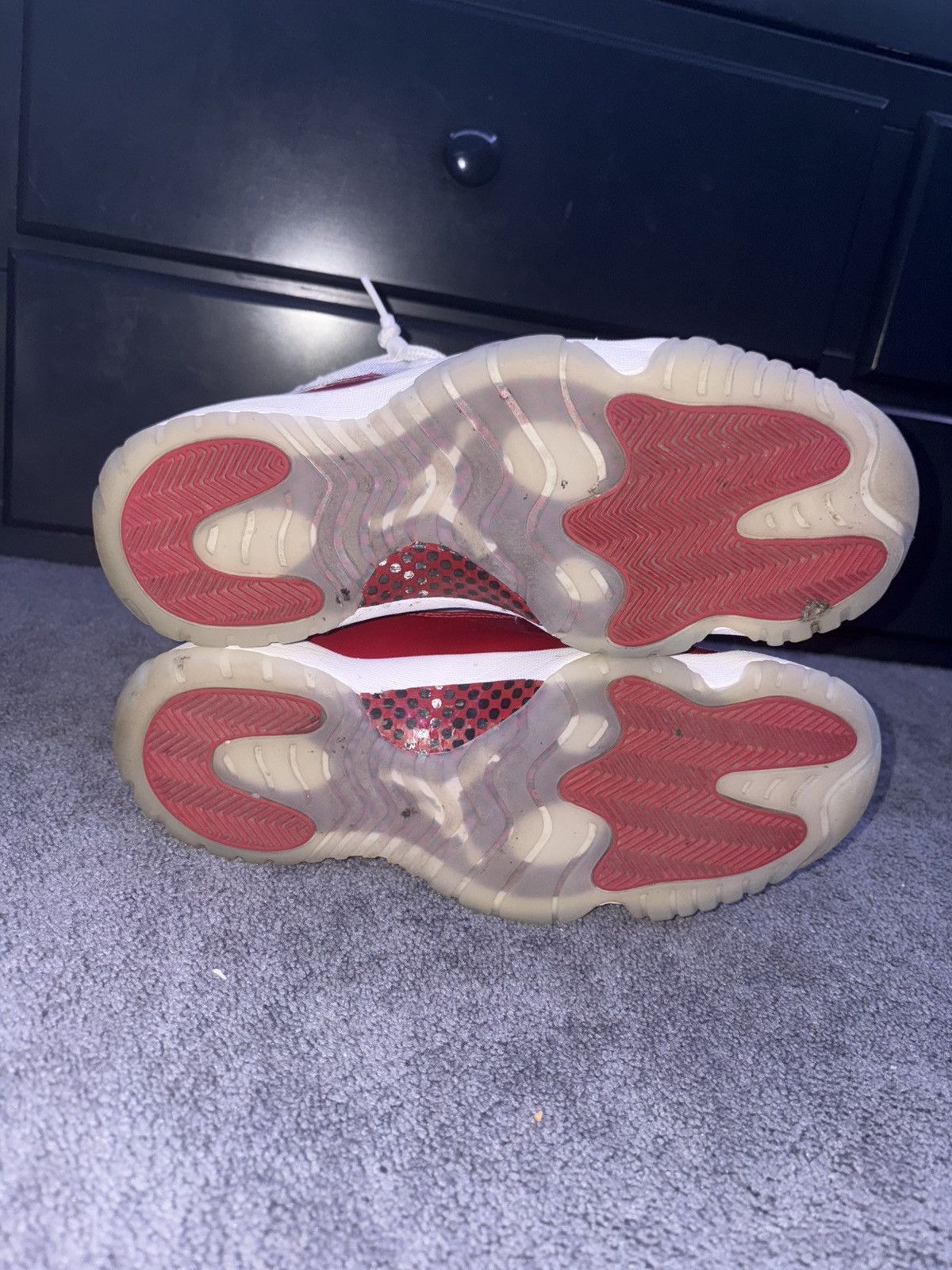 Jordan Brand Jordan 11 cherries (SIZE 11) Size US 11 / EU 44 - 7 Thumbnail