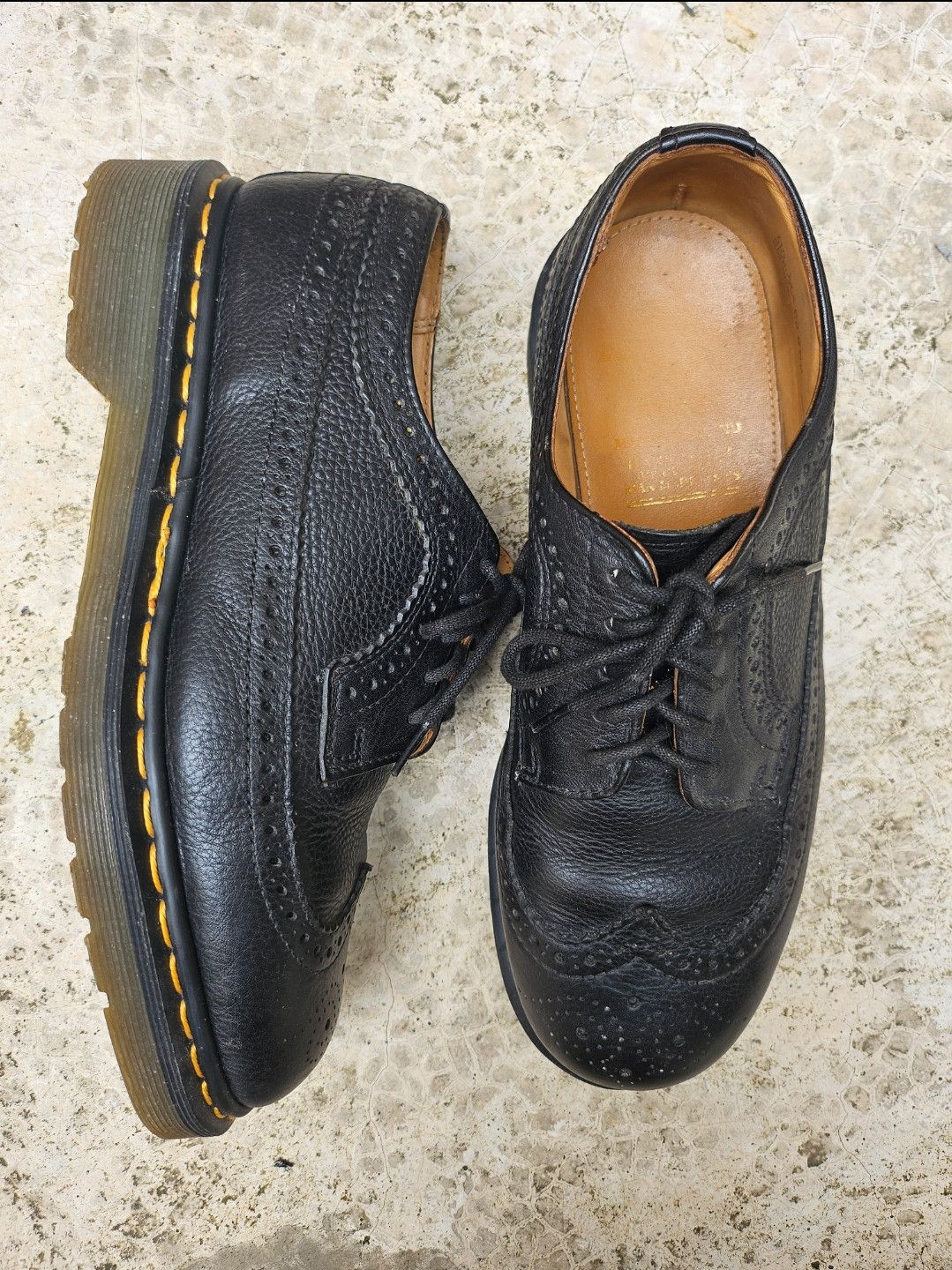 Dr. Martens Rare!! Dr. Martens Vintage Brogue 3989 MIE Size US 8 / EU 41 - 3 Thumbnail