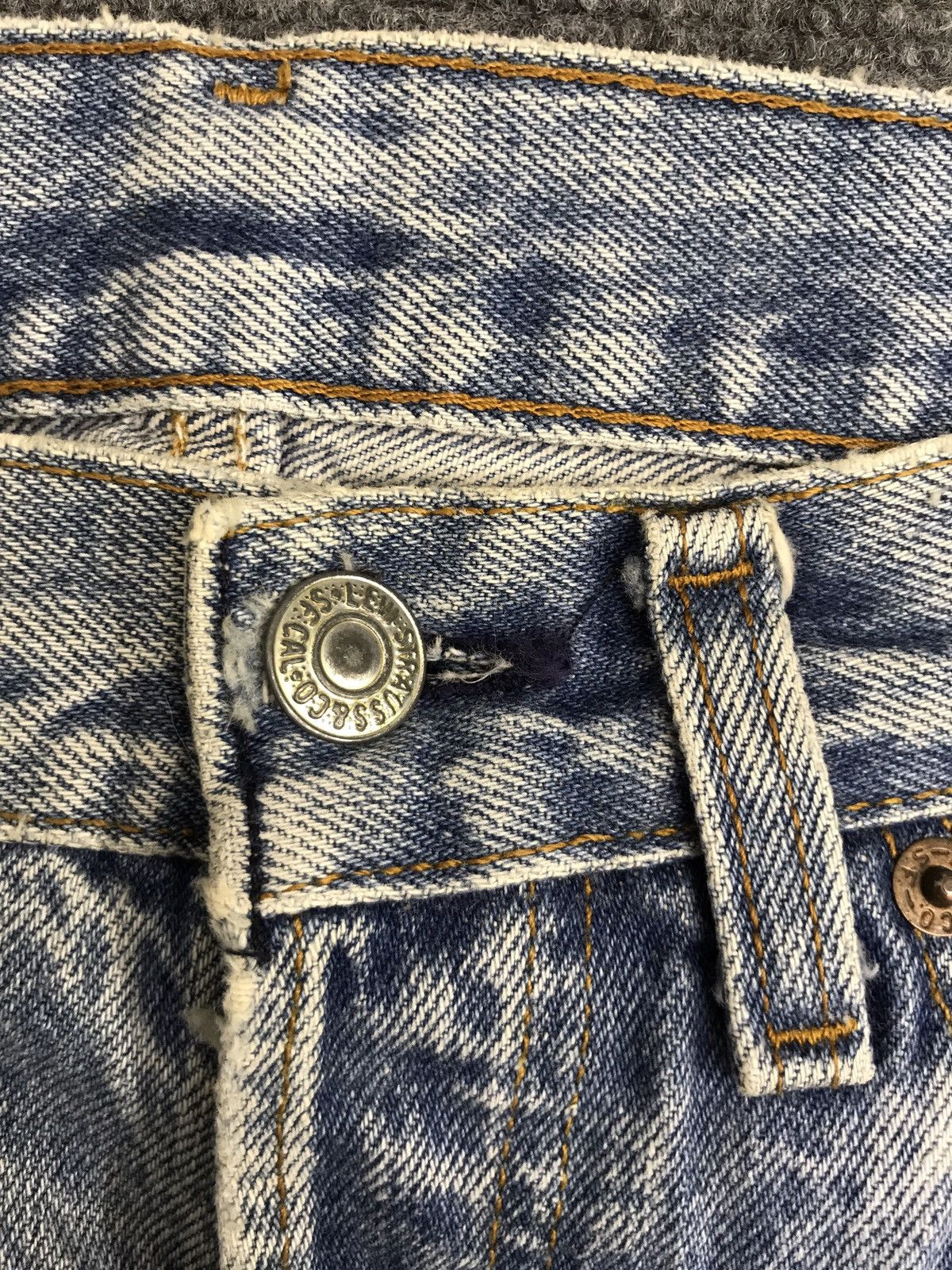 Levi's VL210 Vintage Levis 501 Light Wash Jeans Size US 28 / EU 44 - 7 Thumbnail