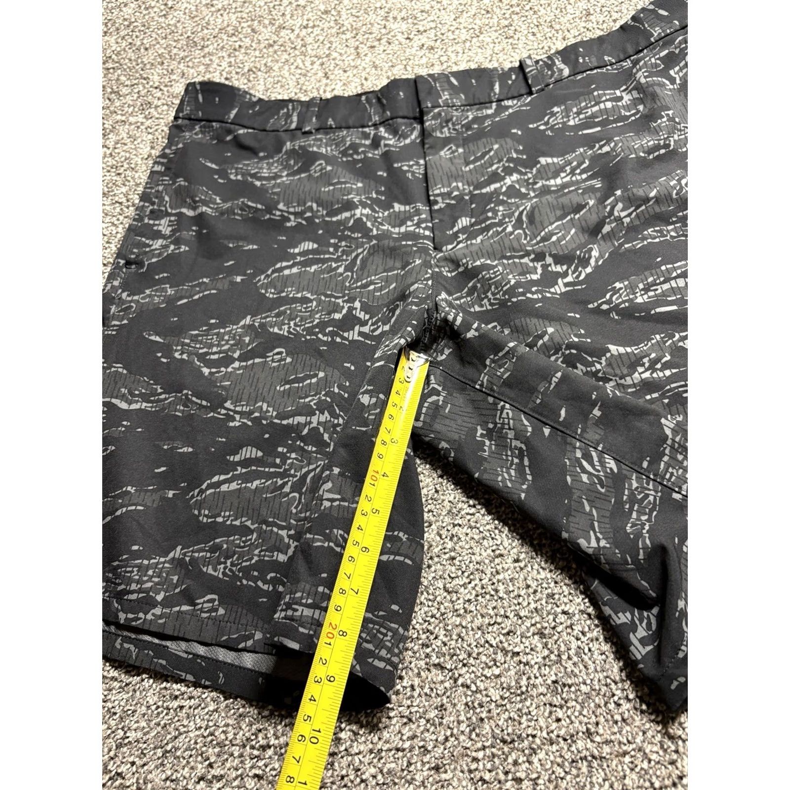 Nike Nike Golf Shorts Mens 40 Black Gray Camouflage Flex Dri-Fit BV0383 Camouflage, Regular, Pockets, Stretch, Chino, 9in Inseam, Polyester Spandex, Tee? Size US 40 / EU 56 - 4 Thumbnail