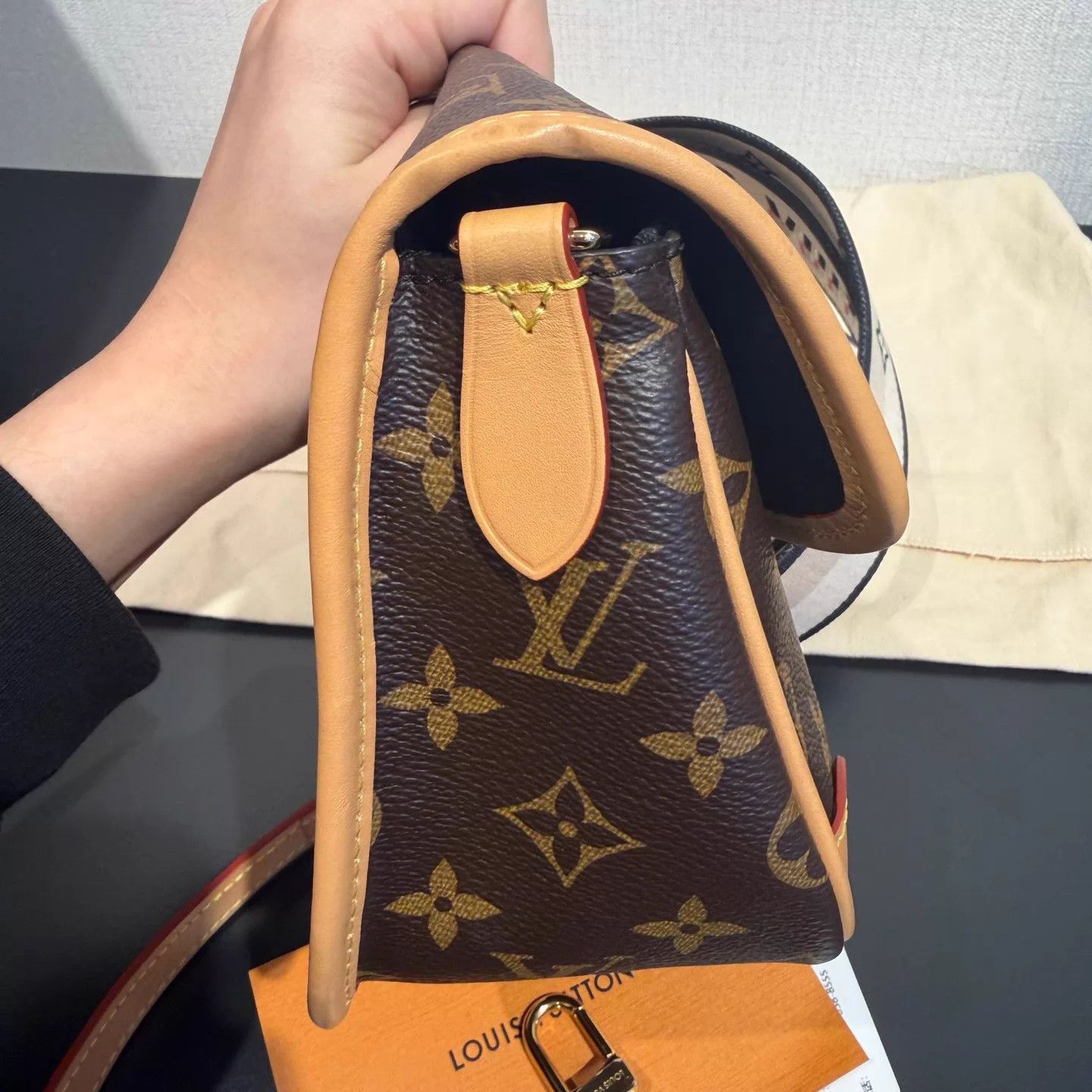 Louis Vuitton LV Baguette PM 98 New Receipt Flaws as pic Size ONE SIZE - 4 Thumbnail