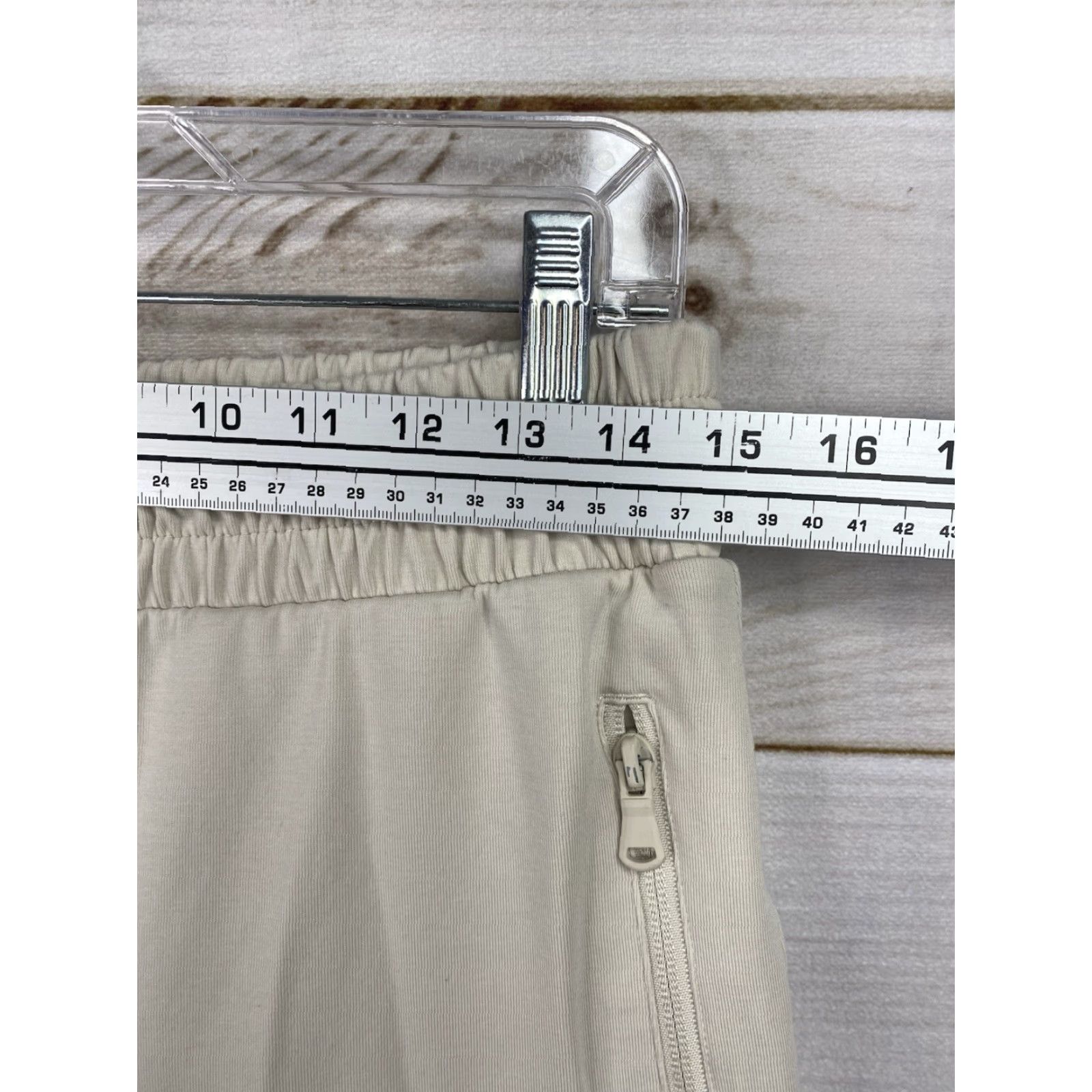 Old Navy Old Navy Active Pants M Beige High Rise Jogger Sweatpants Pockets Recycled Size 32" / US 10 / IT 46 - 6 Thumbnail