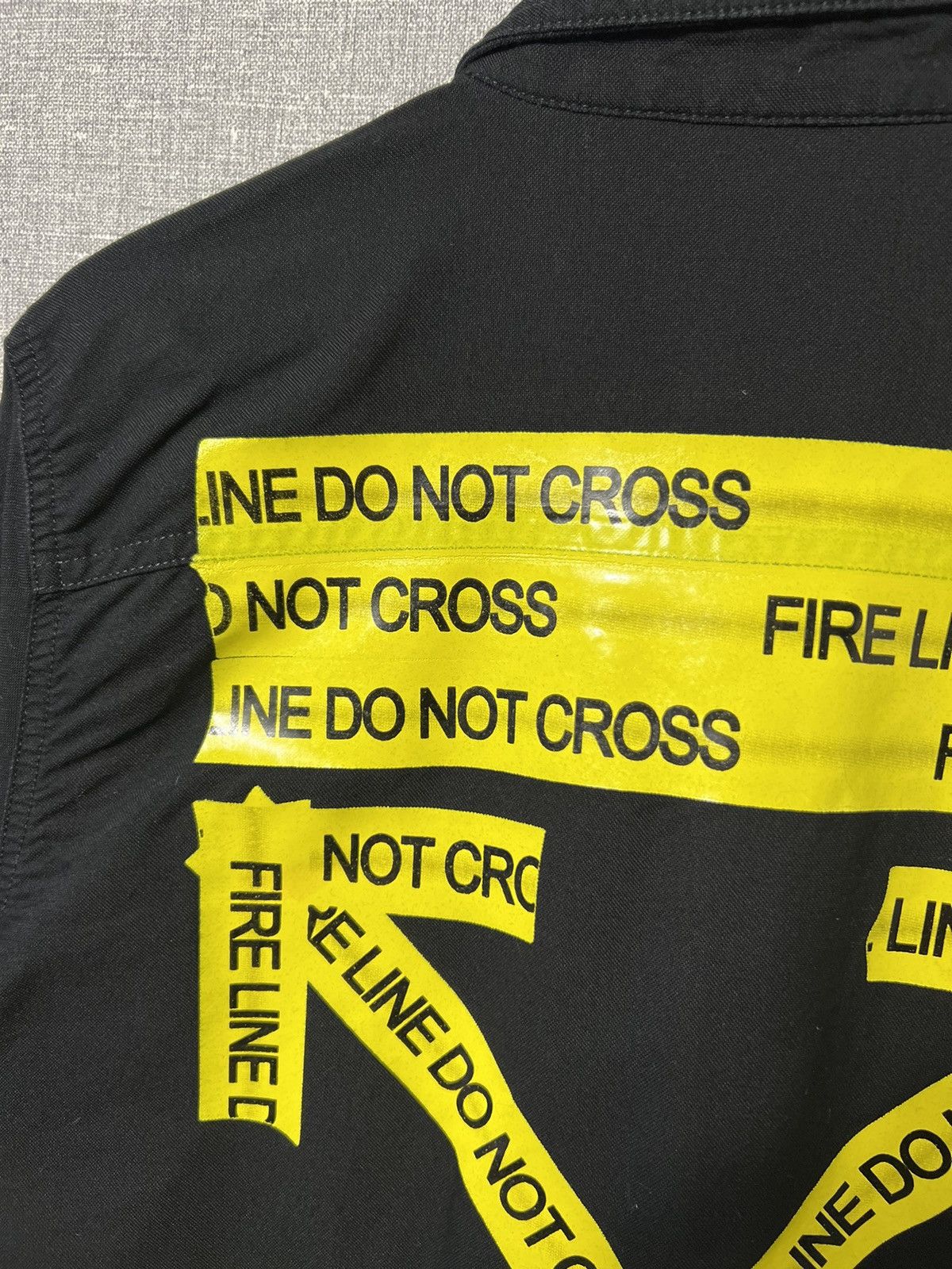 Off-White Rare Off-White Black Firetape Printed Button Oversized Shirt Size US XS / EU 42 / 0 - 5 Thumbnail