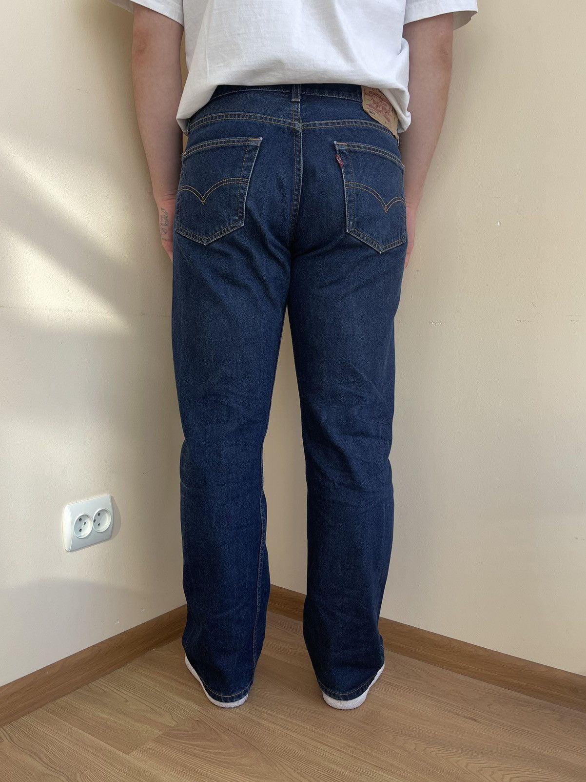 Levi's 501 Tapered Regular Fit 5 Pocket Denim Jeans 2000s 31x30 L30 Size US 31 - 5 Thumbnail