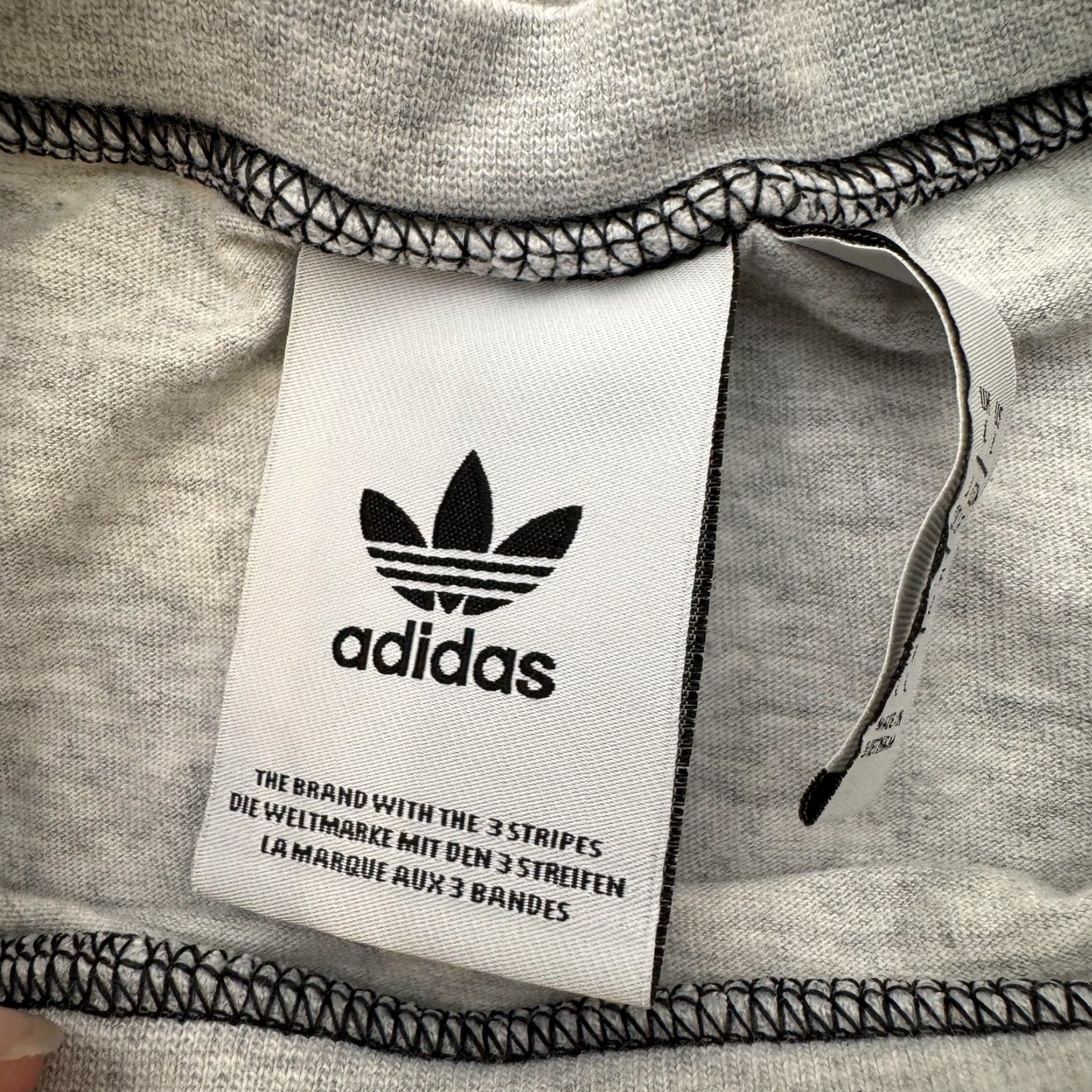 Adidas Adidas Shirt Mens Large Gray Crewneck Three Stripes Trefoil Logo Athletic GN3887 Size US L / EU 52-54 / 3 - 6 Thumbnail