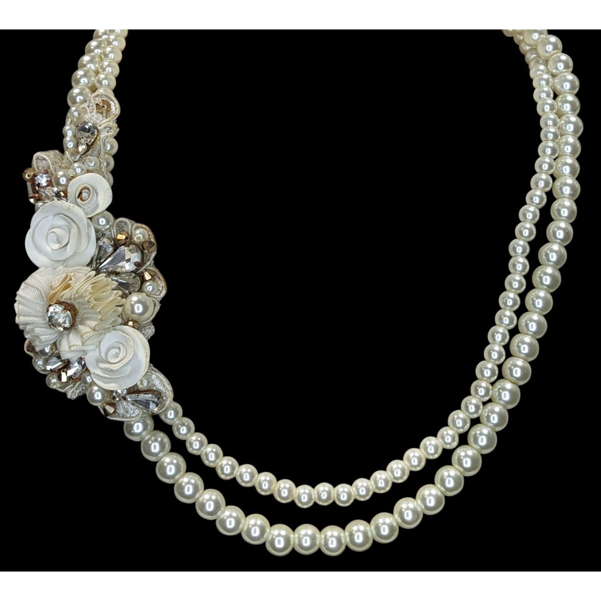Handmade Vintage Handmade Faux Pearl Necklace With Floral Embellishme Size ONE SIZE - 3 Thumbnail