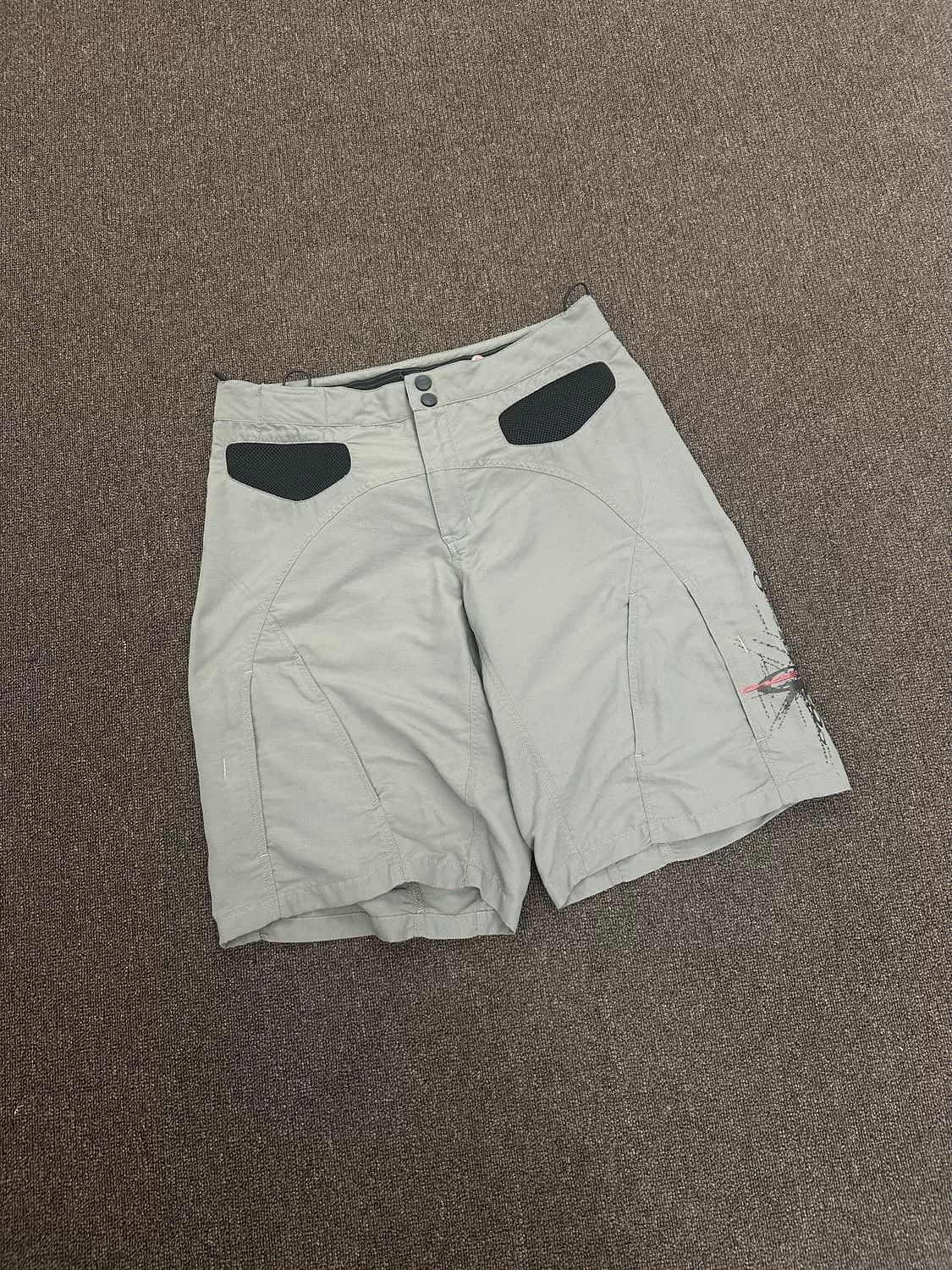 Oakley Oakley Vintage Functional Cargo Shorts Size US 32 / EU 48 - 1 Thumbnail