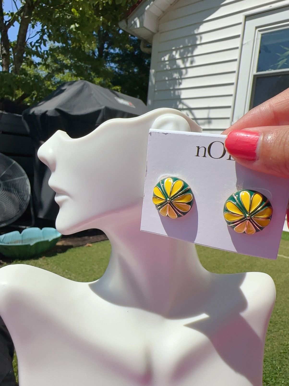 Designer Noir green yellow luck you 🍀 half ball gold tone studs Size ONE SIZE - 6 Thumbnail