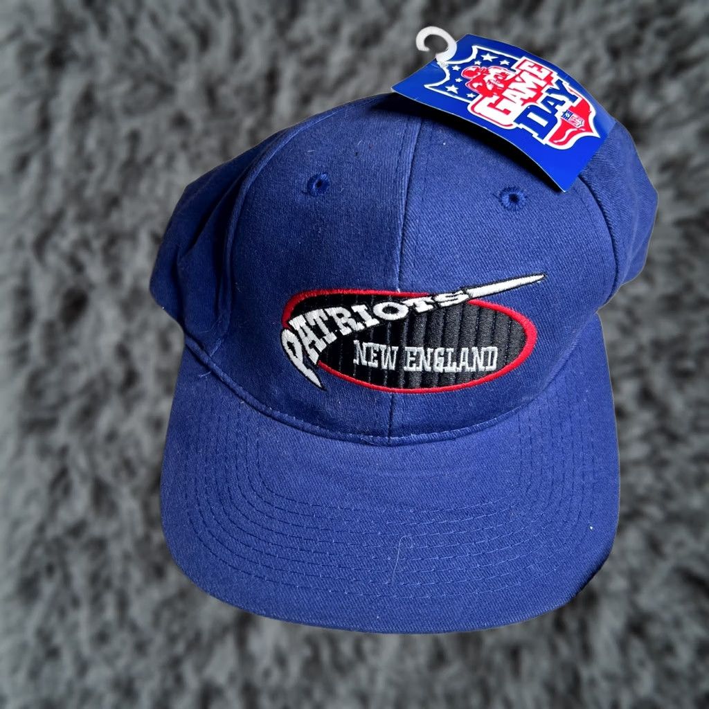 NFL VINTAGE New England Patriots NFL Game Day Snapback Hat Blue Embroidered NWT Size ONE SIZE - 1 Thumbnail
