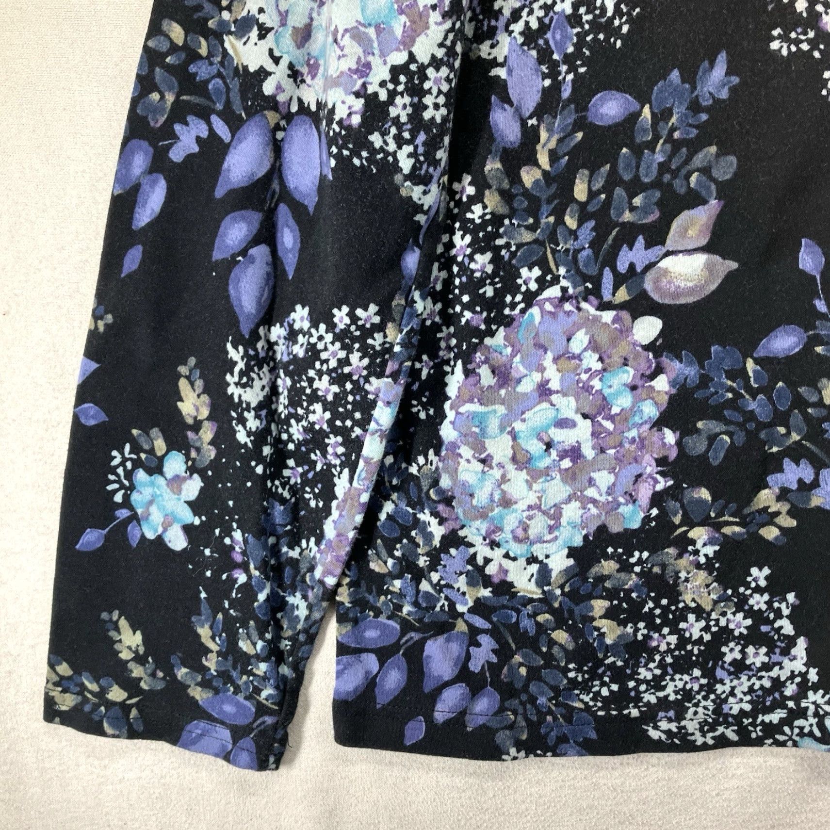 Croft & Barrow Croft & Barrow Women's 2XL Black Floral Long Sleeve Tee Dark Romantic Hydrangea Goth Size XXL / US 16-18 / IT 52-54 - 5 Thumbnail