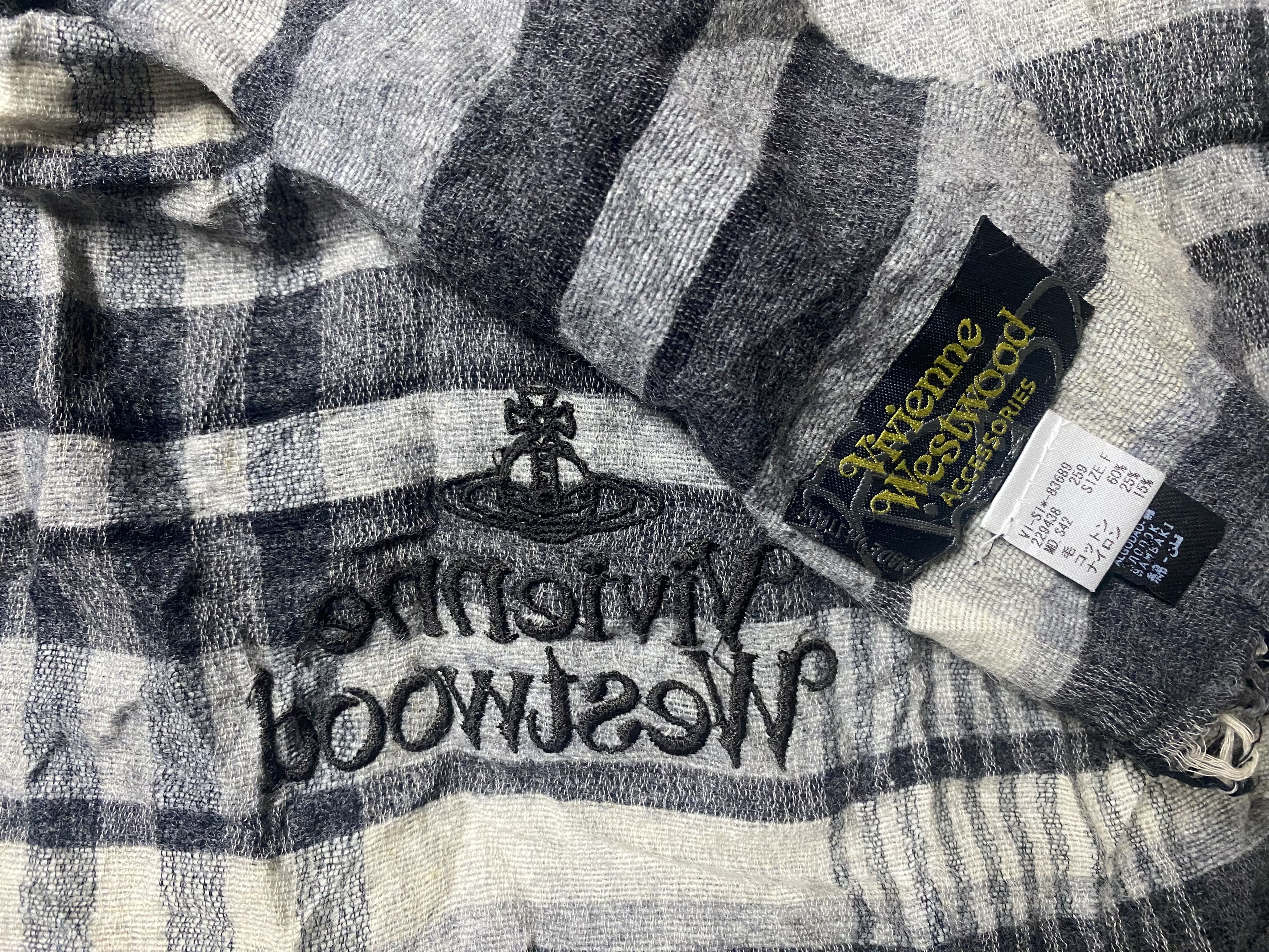 Vivienne Westwood Authentic Vivienne Westwood Wool Scarves Size ONE SIZE - 1 Preview