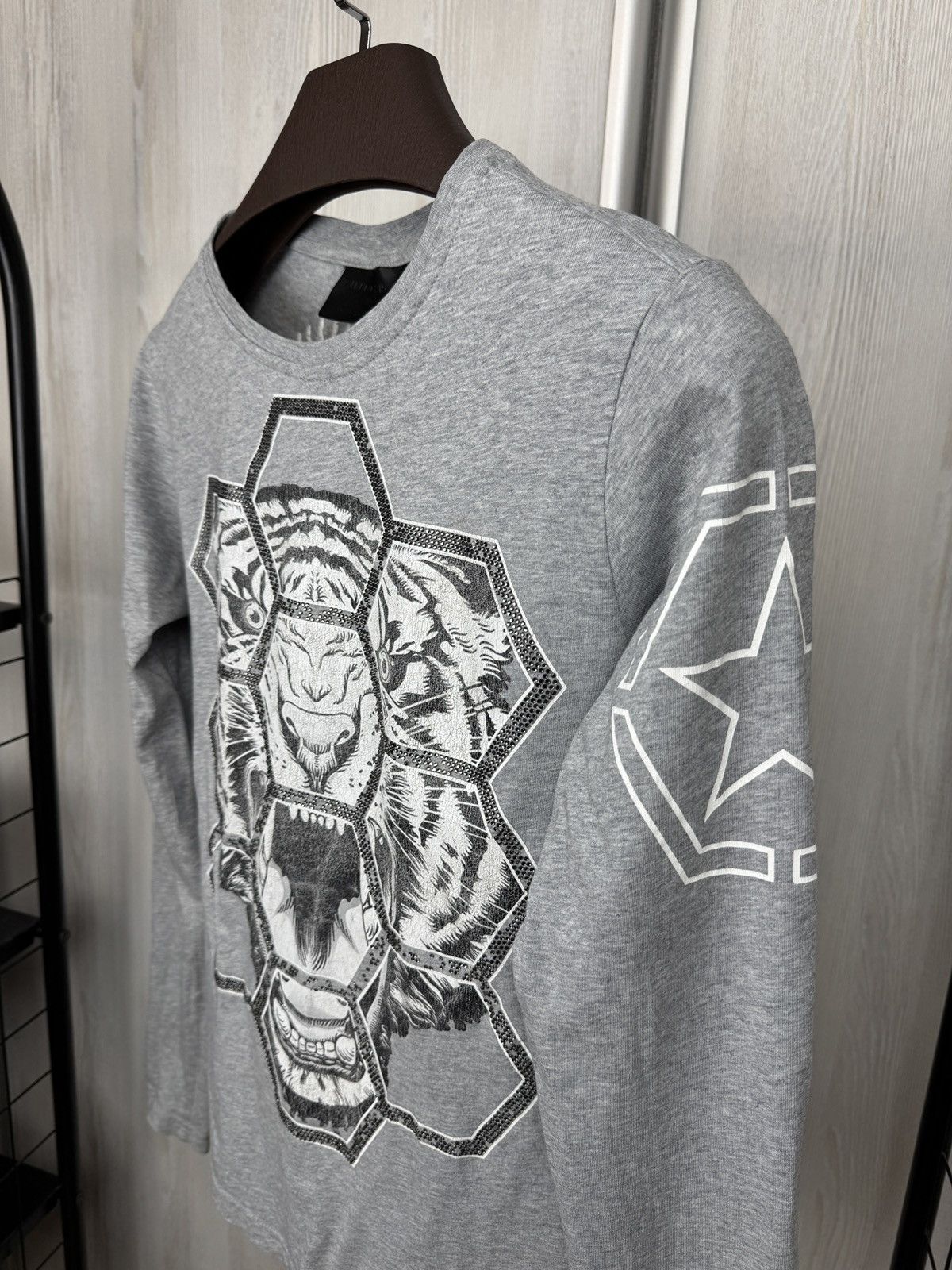Philipp Plein Philip Plein Homme grey big logo tiger rhinestones ls tee Size US S / EU 44-46 / 1 - 7 Thumbnail