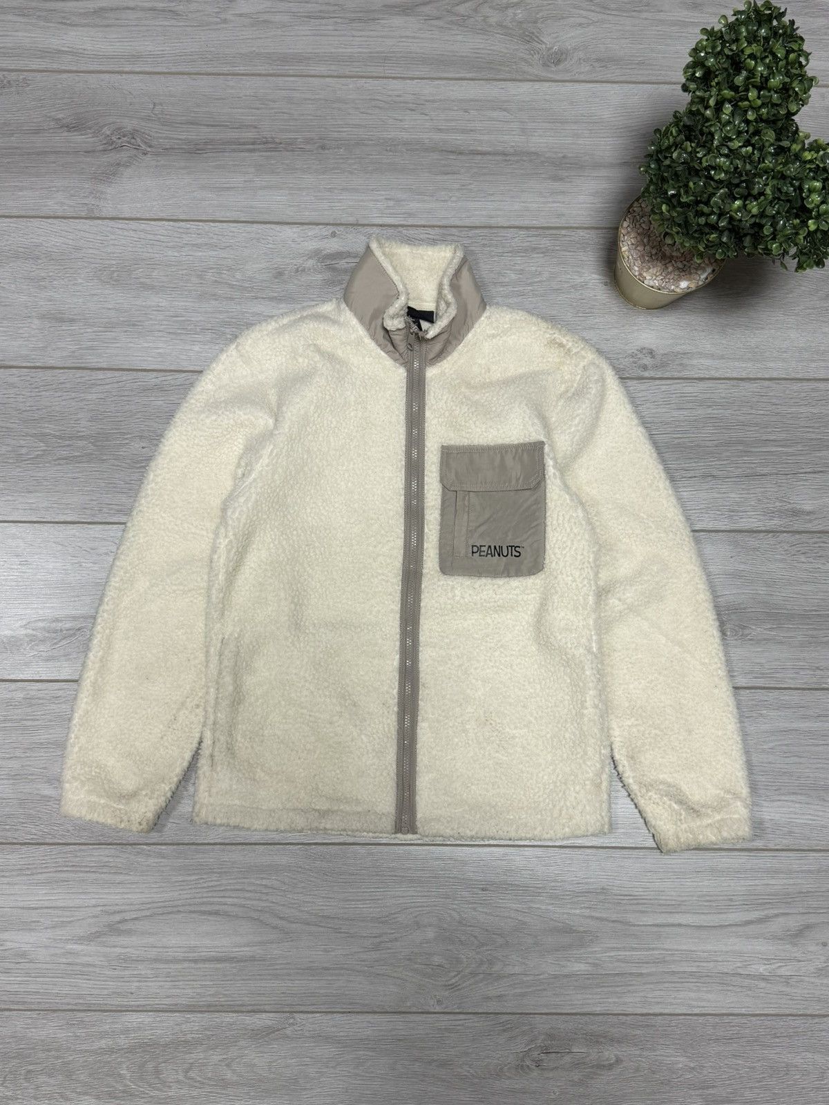H&M × Peanuts Peanuts X H&M Snoopy fleece winter jacket sherpa Size US S / EU 44-46 / 1 - 3 Thumbnail