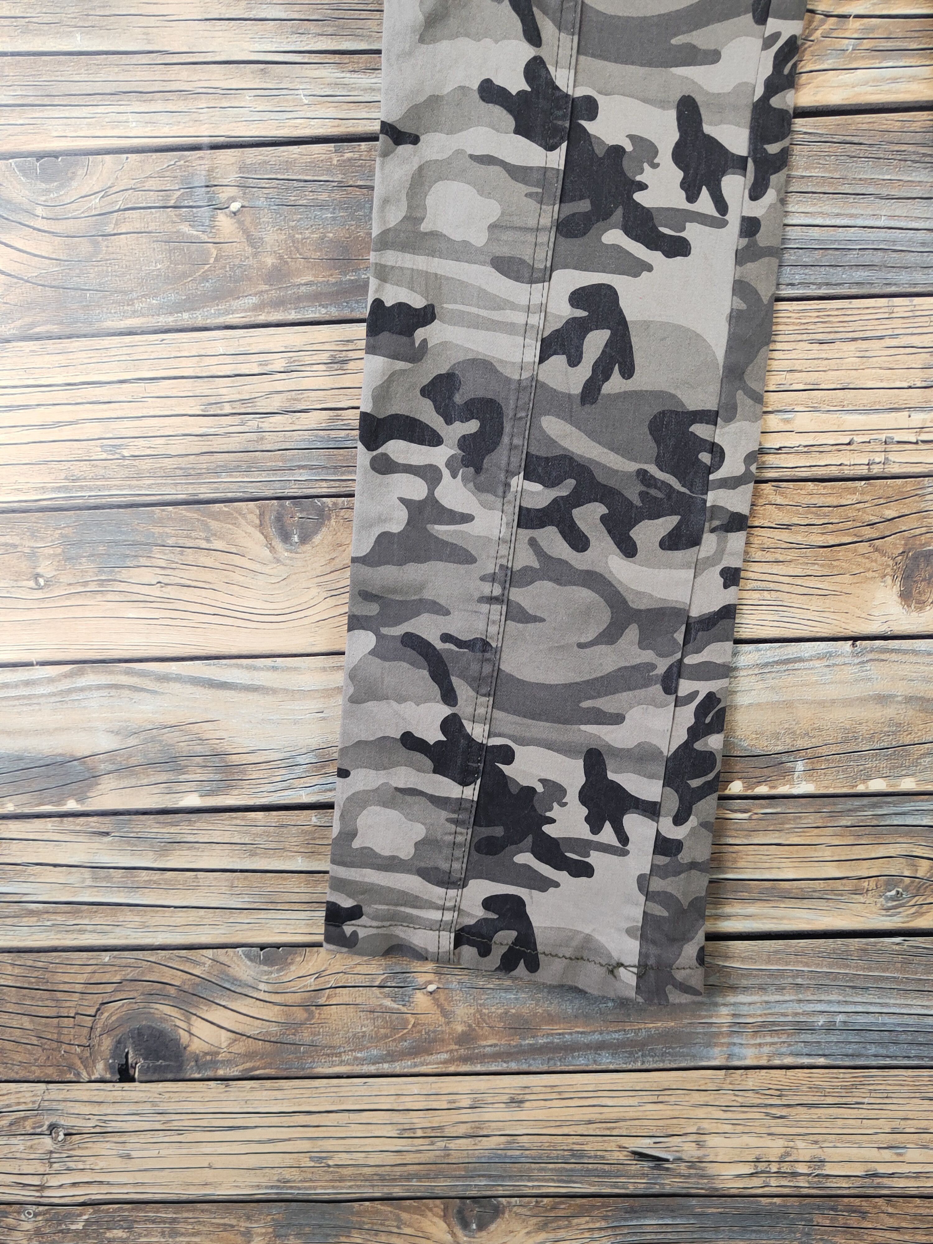 Japanese Brand DLL Japanese Brand Camouflage Multipocket Cargo Pants #234 Size 26" / US 2 / IT 38 - 4 Thumbnail