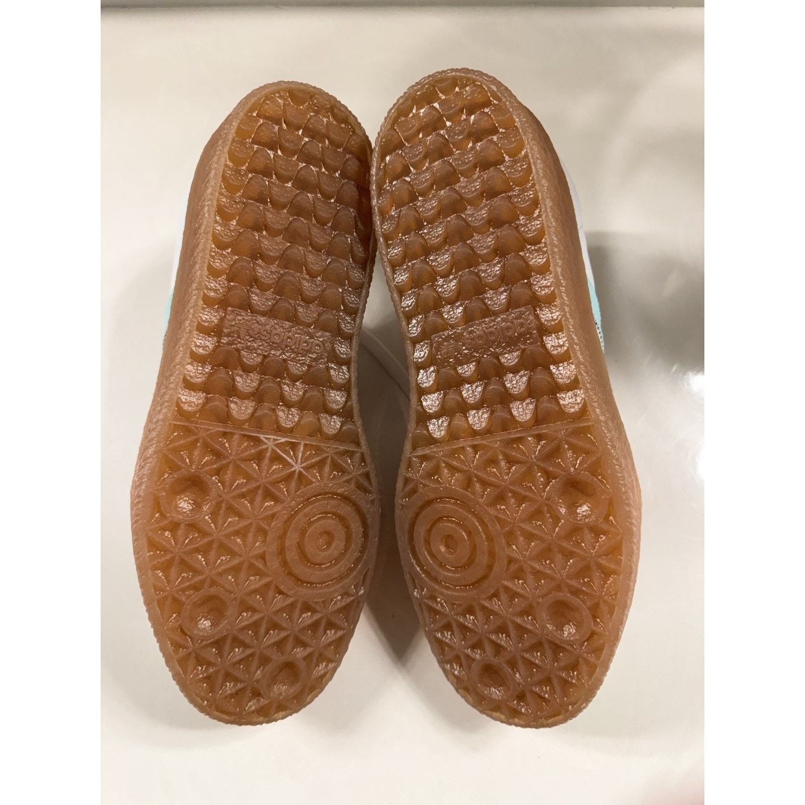 Adidas Adidas Sambae Women’s Size 7 White Aqua Gum Sole Shoes NWT Size US 7 / IT 37 - 9 Thumbnail