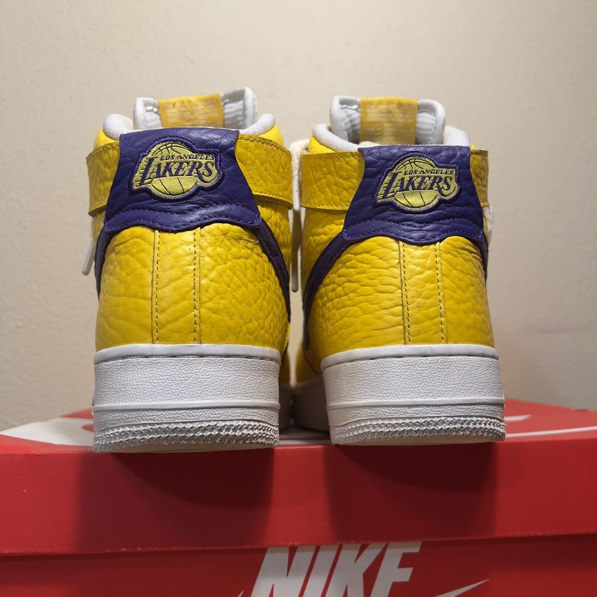 NBA × Nike Nike ID Lakers Air Force 1 Mid Size US 8 / EU 41 - 5 Thumbnail